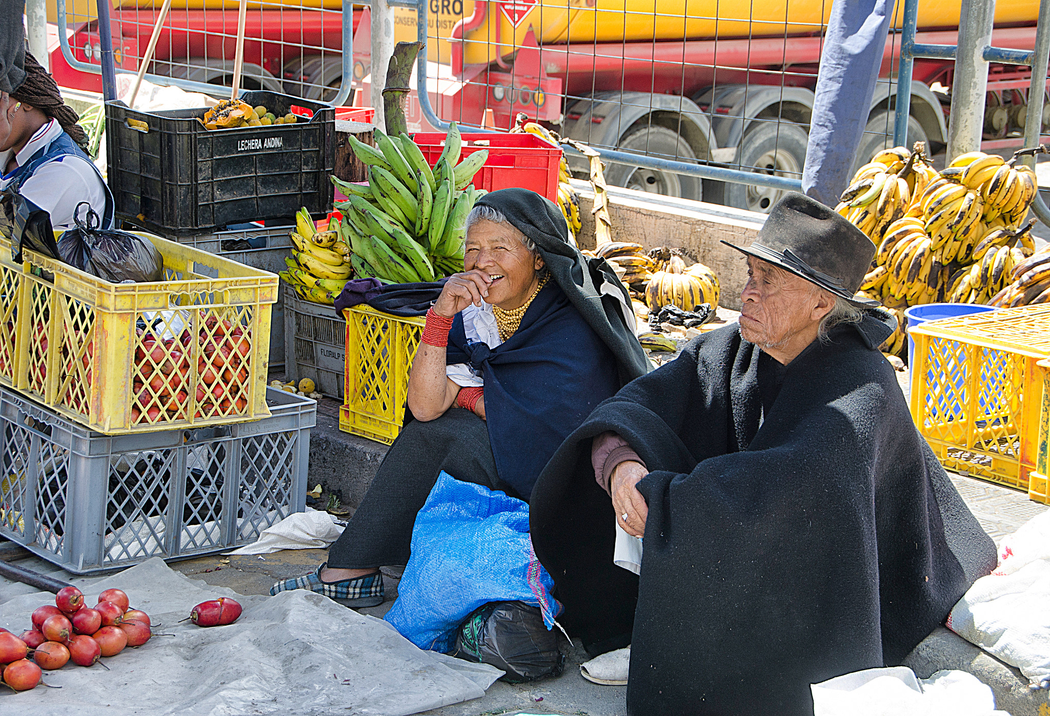 Nikon D5100 + Sigma 18-250mm F3.5-6.3 DC OS HSM sample photo. Otavalo market photography