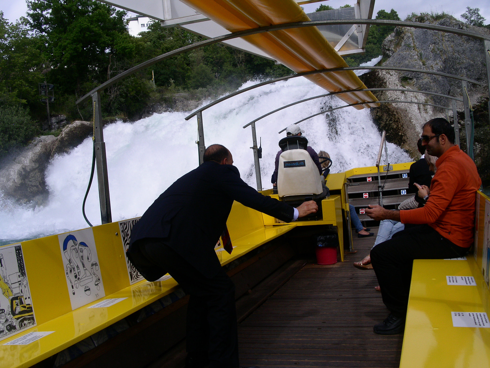 KONICA MINOLTA DiMAGE F300 sample photo. In the middle of rhein falls :) photography