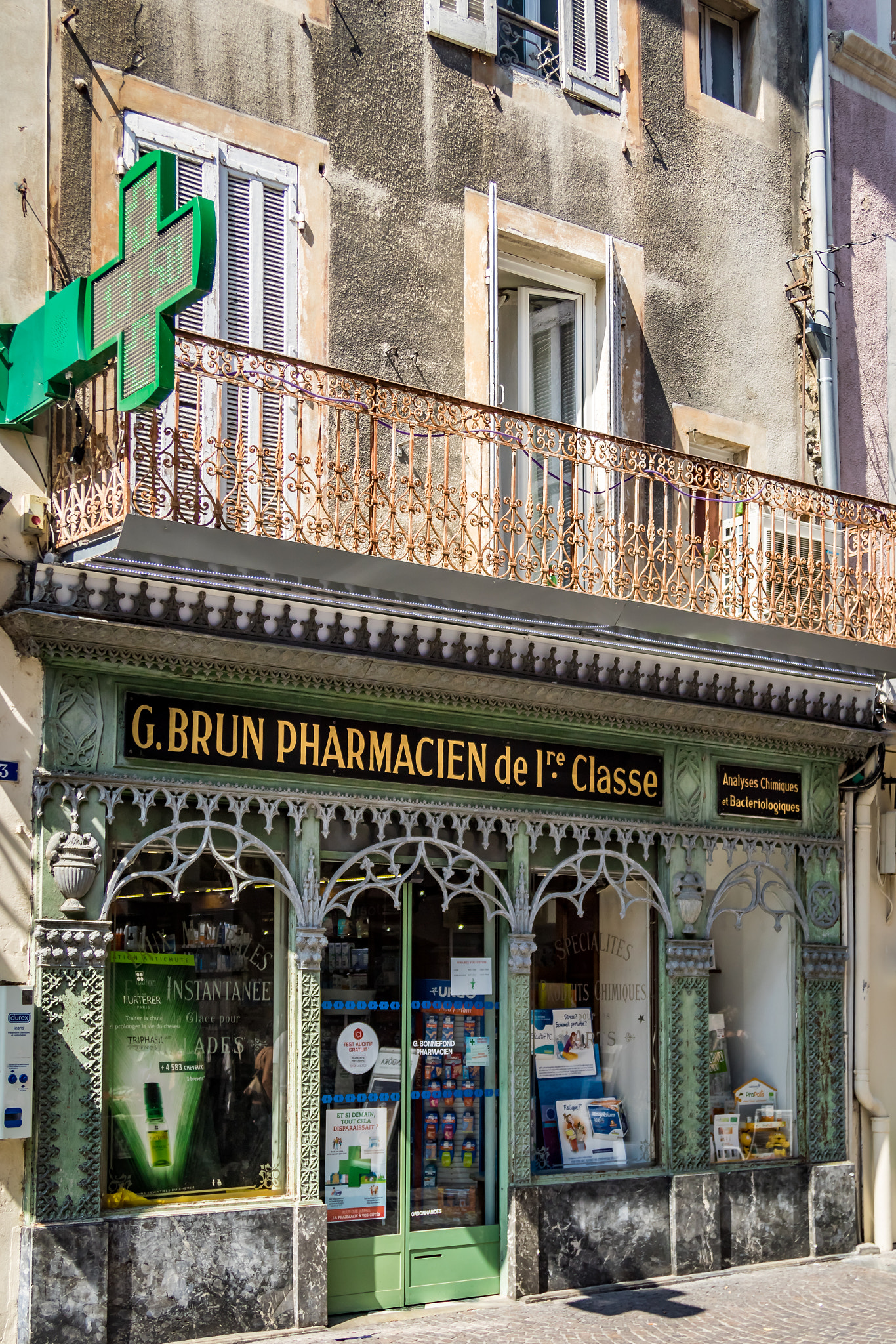 Canon EOS 760D (EOS Rebel T6s / EOS 8000D) sample photo. Old pharmacy in montelimar (france) photography