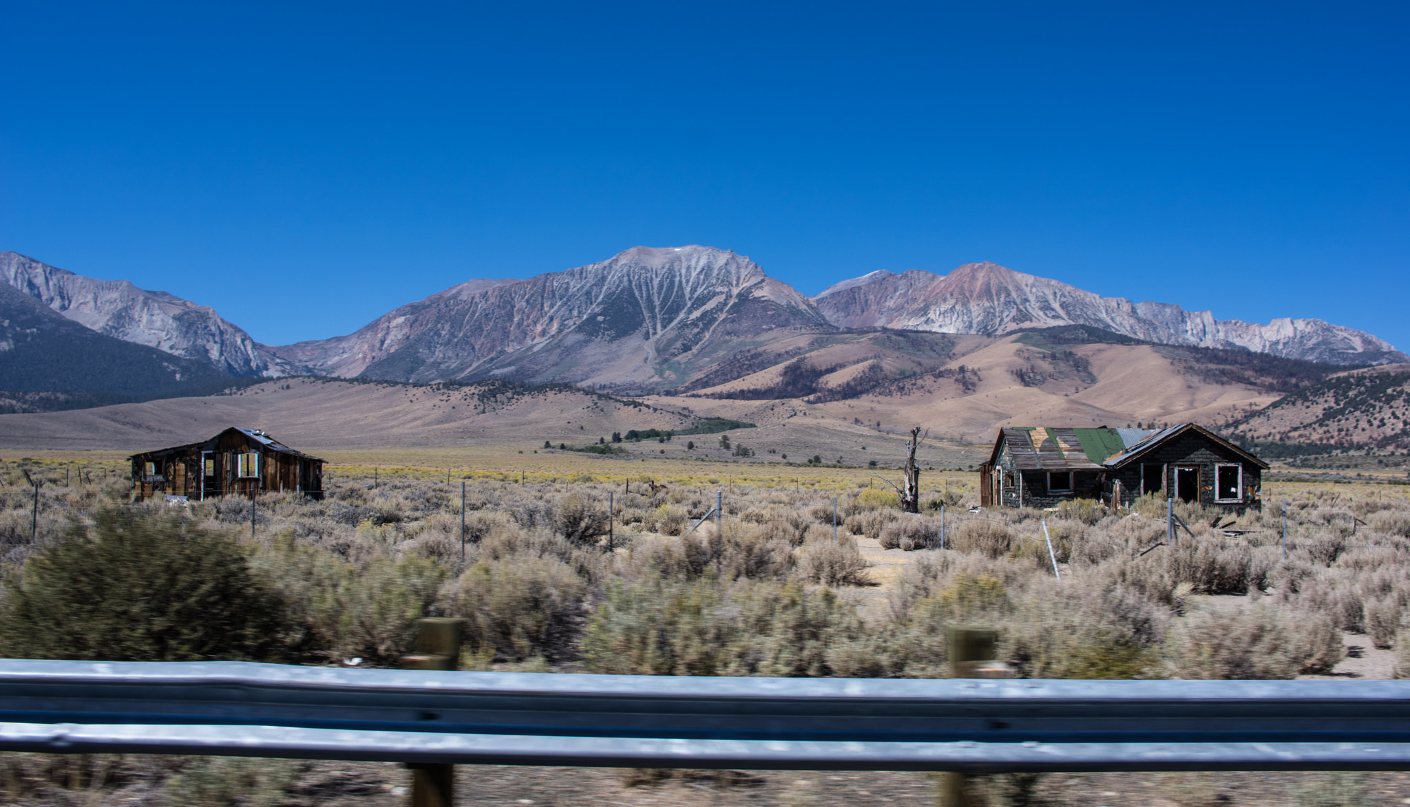 Pentax K-3 II sample photo. Abandoned houses in the sierras photography