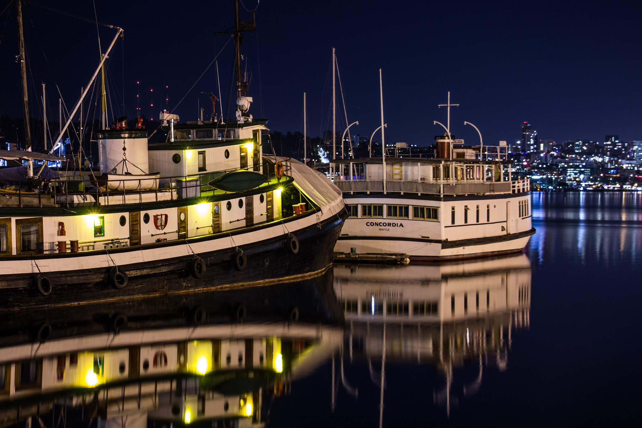Canon EOS 1200D (EOS Rebel T5 / EOS Kiss X70 / EOS Hi) sample photo. Boats on lake union photography