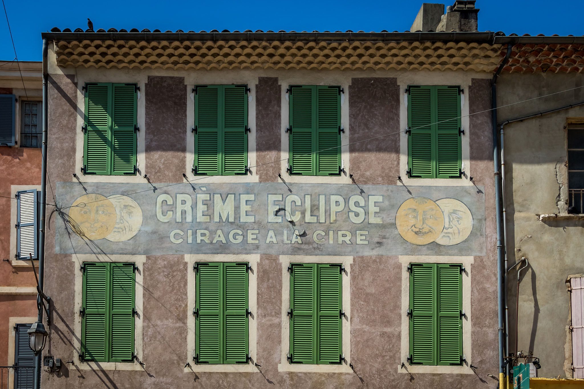 Canon EOS 760D (EOS Rebel T6s / EOS 8000D) sample photo. Sign on a facade (montélimar - france) photography