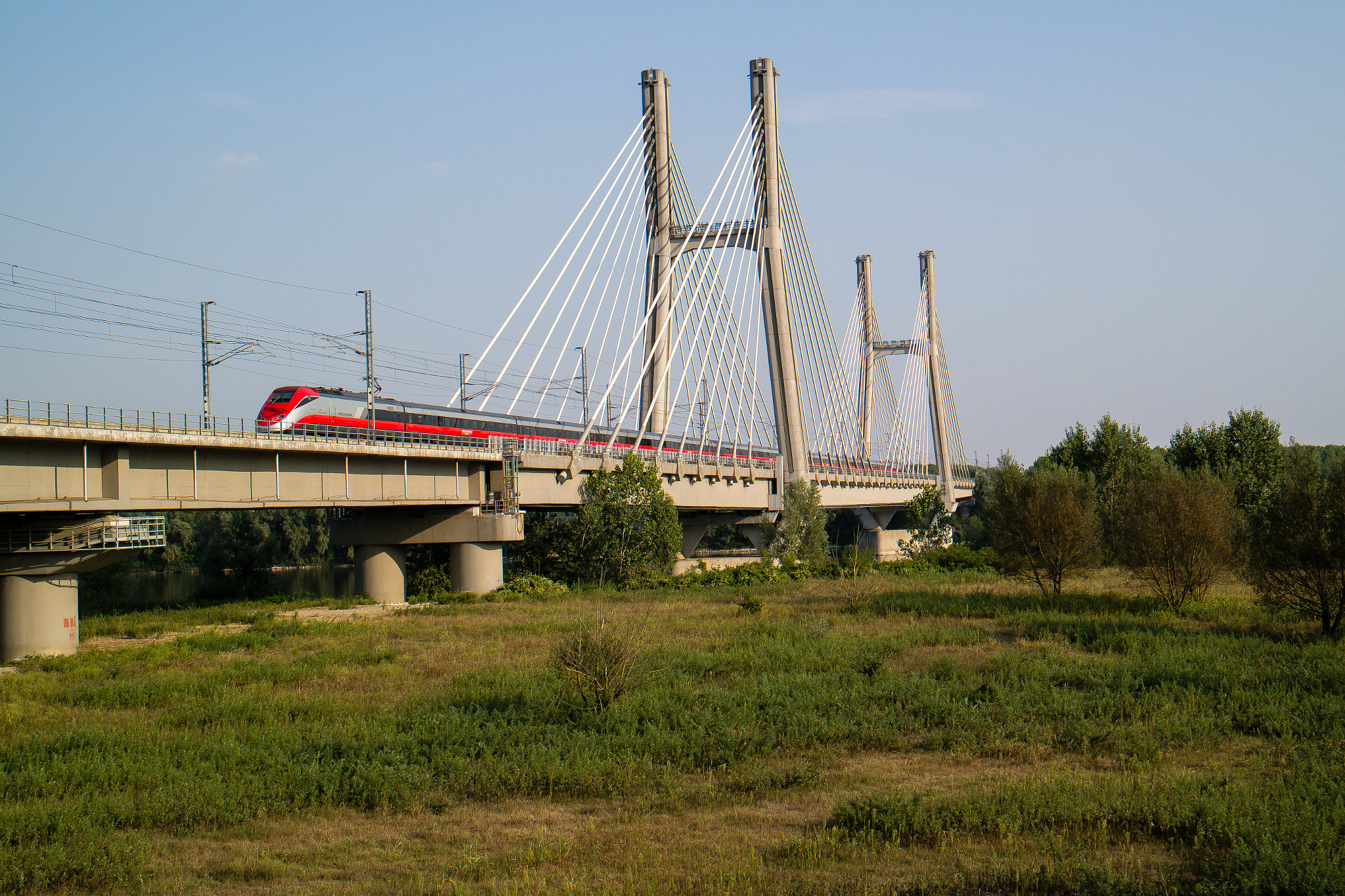 Samsung NX 20-50mm F3.5-5.6 ED sample photo. Frecciarossa photography
