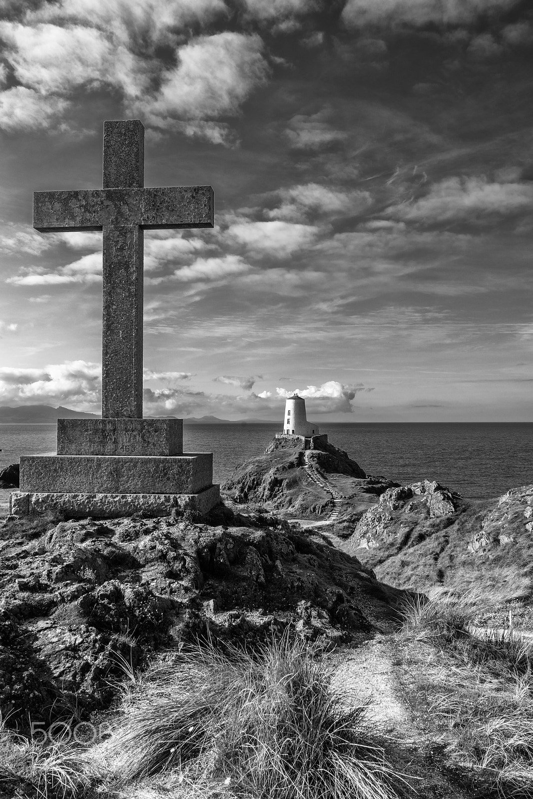 Sony a7R II + Sony FE 28-70mm F3.5-5.6 OSS sample photo. Llanddwyn island lighthouse photography