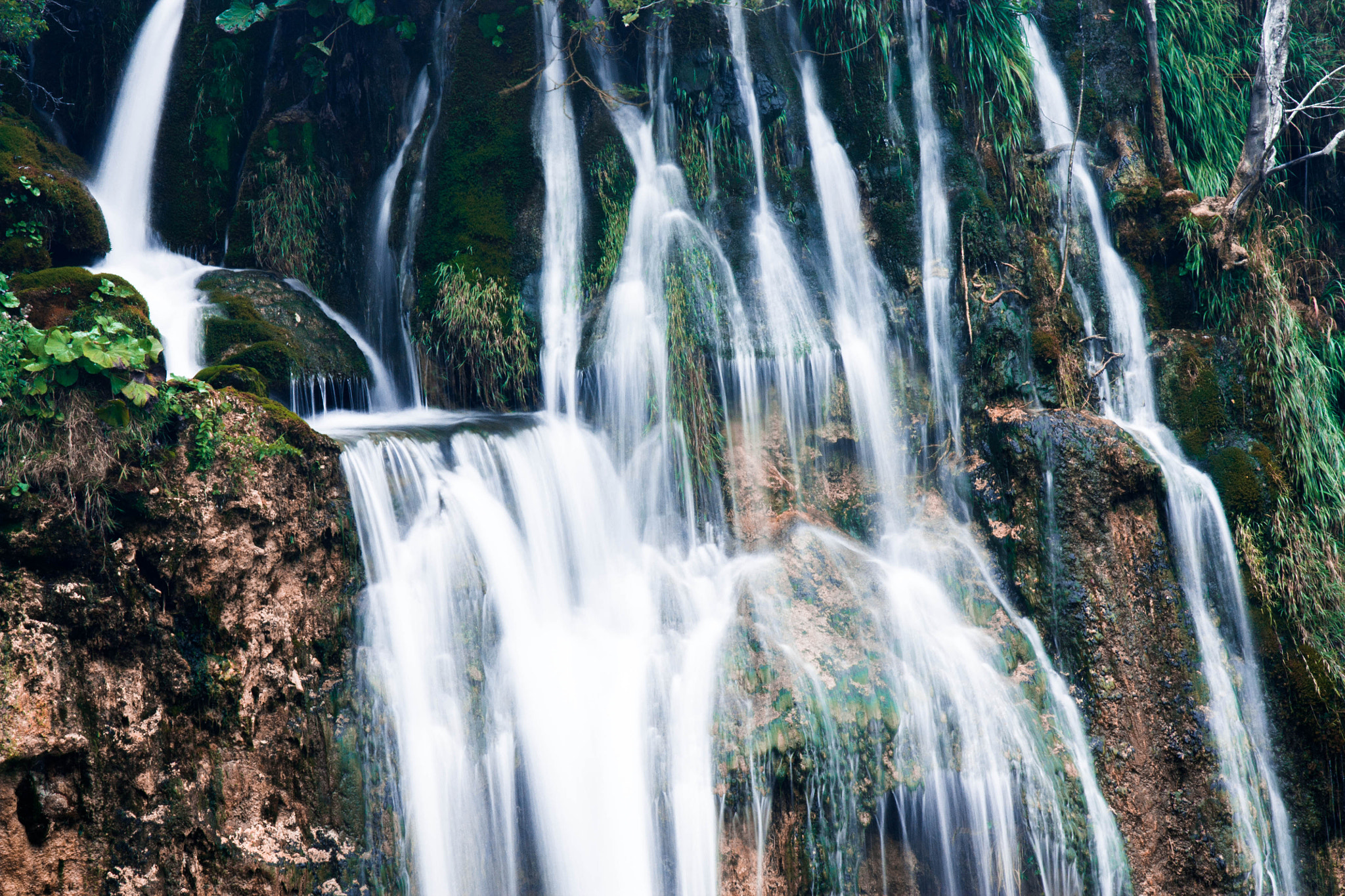 Canon EOS 450D (EOS Rebel XSi / EOS Kiss X2) sample photo. Plitvice waterfall photography