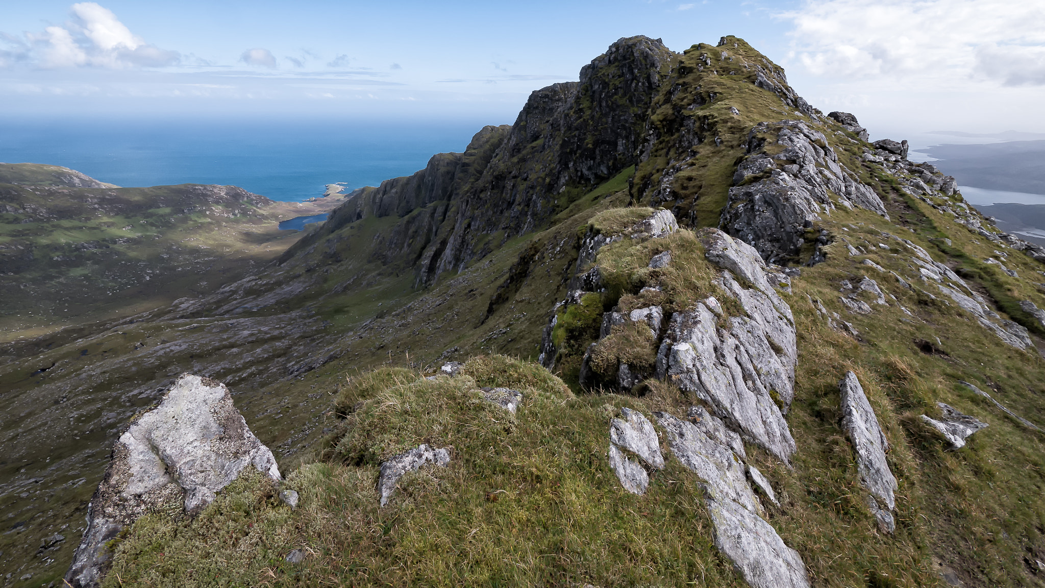 Panasonic Lumix DMC-G7 + Panasonic Lumix G Vario 7-14mm F4 ASPH sample photo. Beinn mhor ridge photography