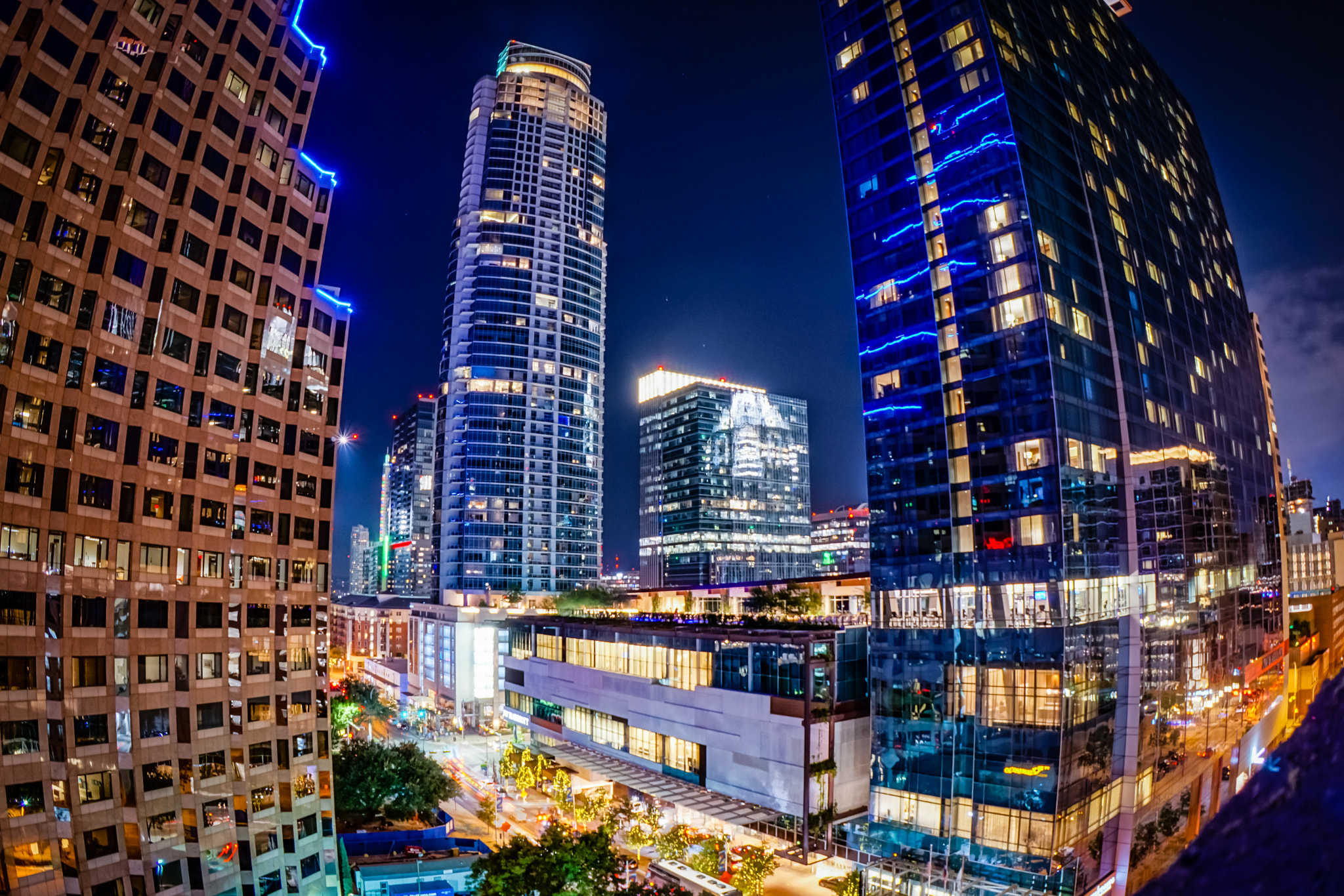 Sony a6300 + Sony E 20mm F2.8 sample photo. Raineystreet photography
