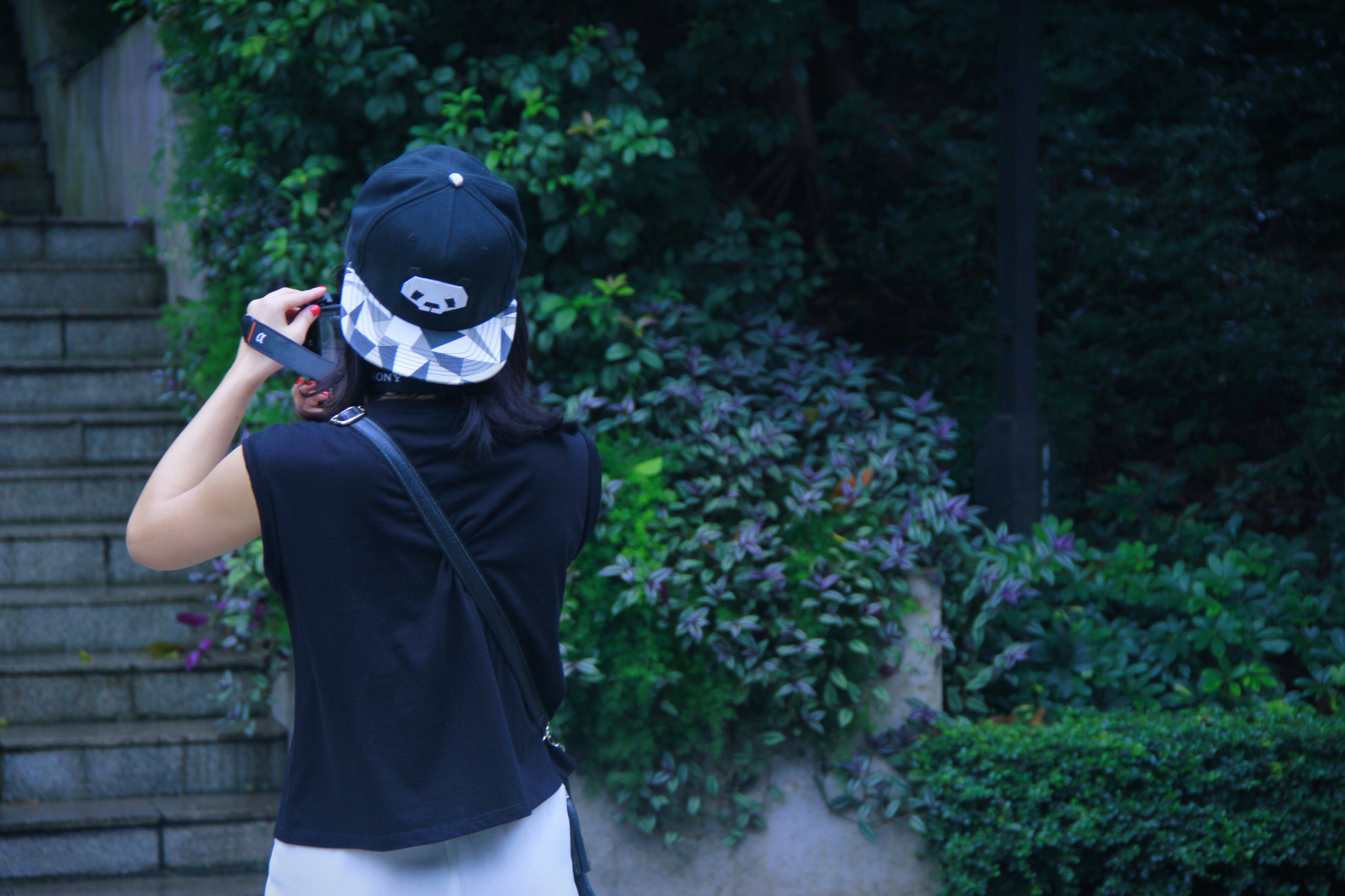 Canon EF-S 18-135mm F3.5-5.6 IS sample photo. 就算是背影也同样认真的自己 photography