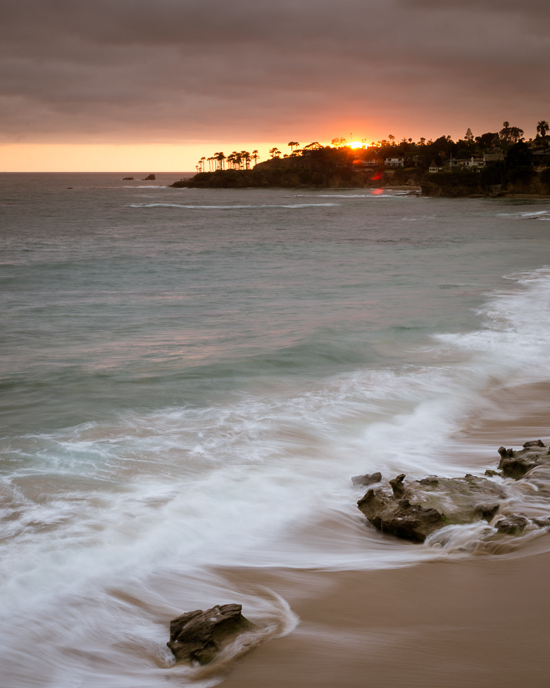 Nikon AF-S Nikkor 17-35mm F2.8D ED-IF sample photo. Slow waves wash ashore photography