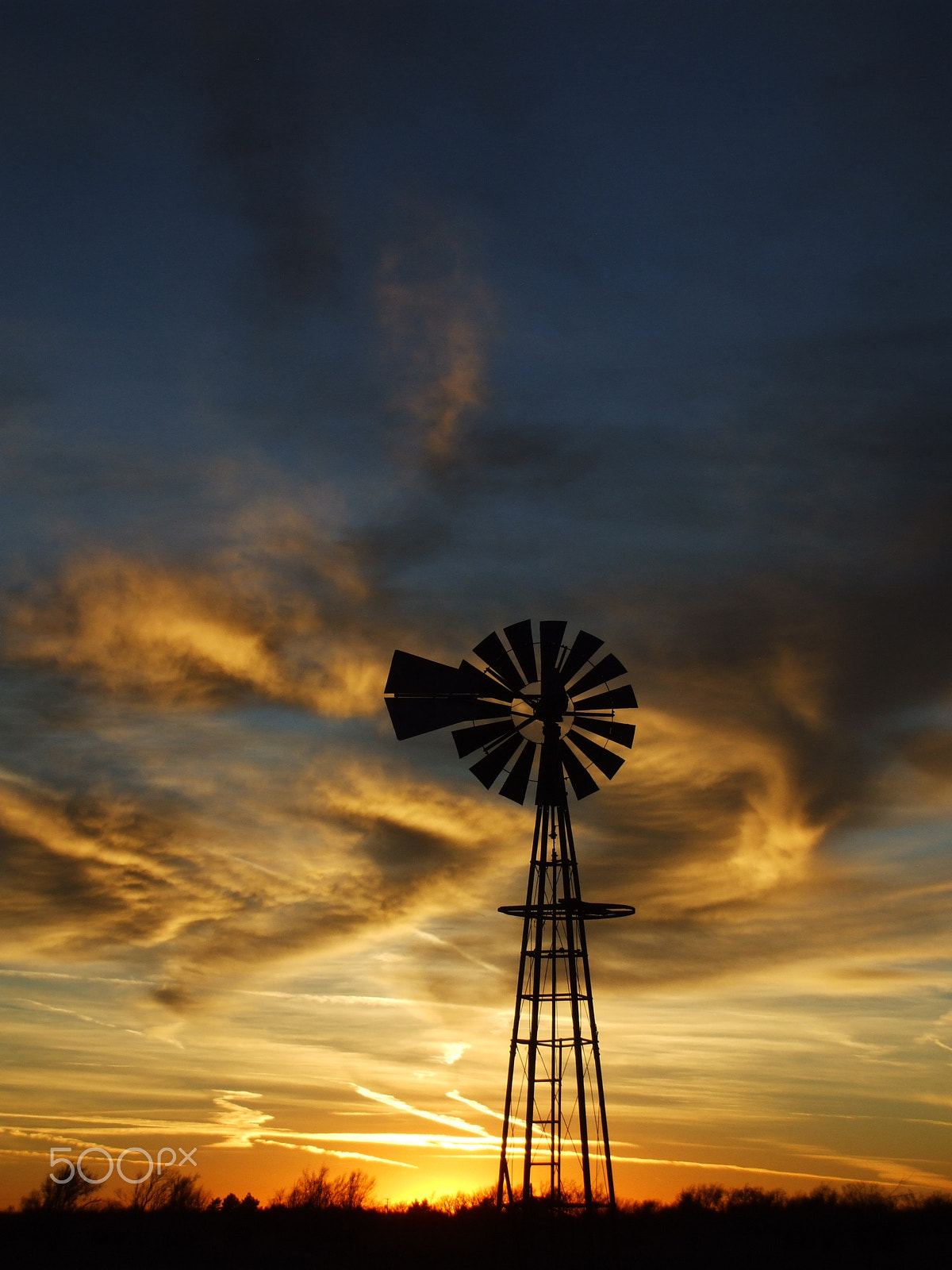 Fujifilm FinePix A805 sample photo. Golden sky with windmill silhouette photography