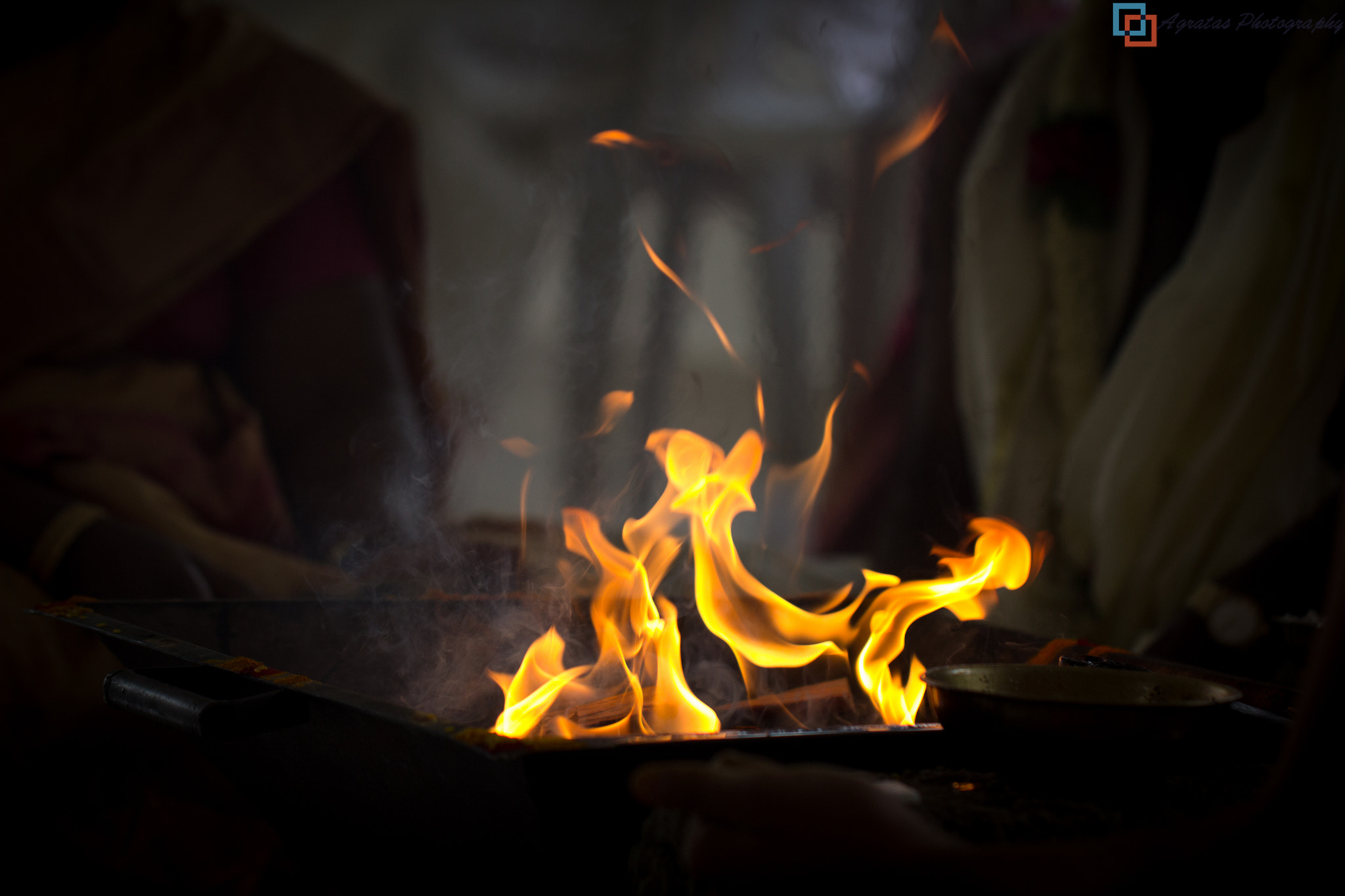 Canon EOS 600D (Rebel EOS T3i / EOS Kiss X5) + Canon EF 100mm F2.8L Macro IS USM sample photo. Indian ritual photography