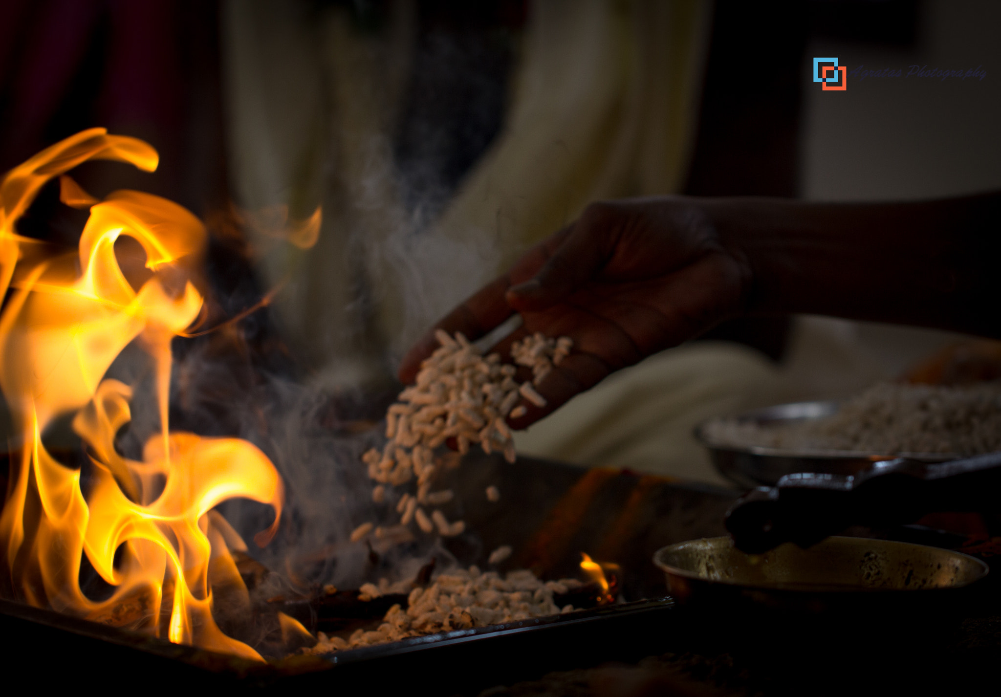 Canon EOS 600D (Rebel EOS T3i / EOS Kiss X5) + Canon EF 100mm F2.8L Macro IS USM sample photo. Indian ritual photography