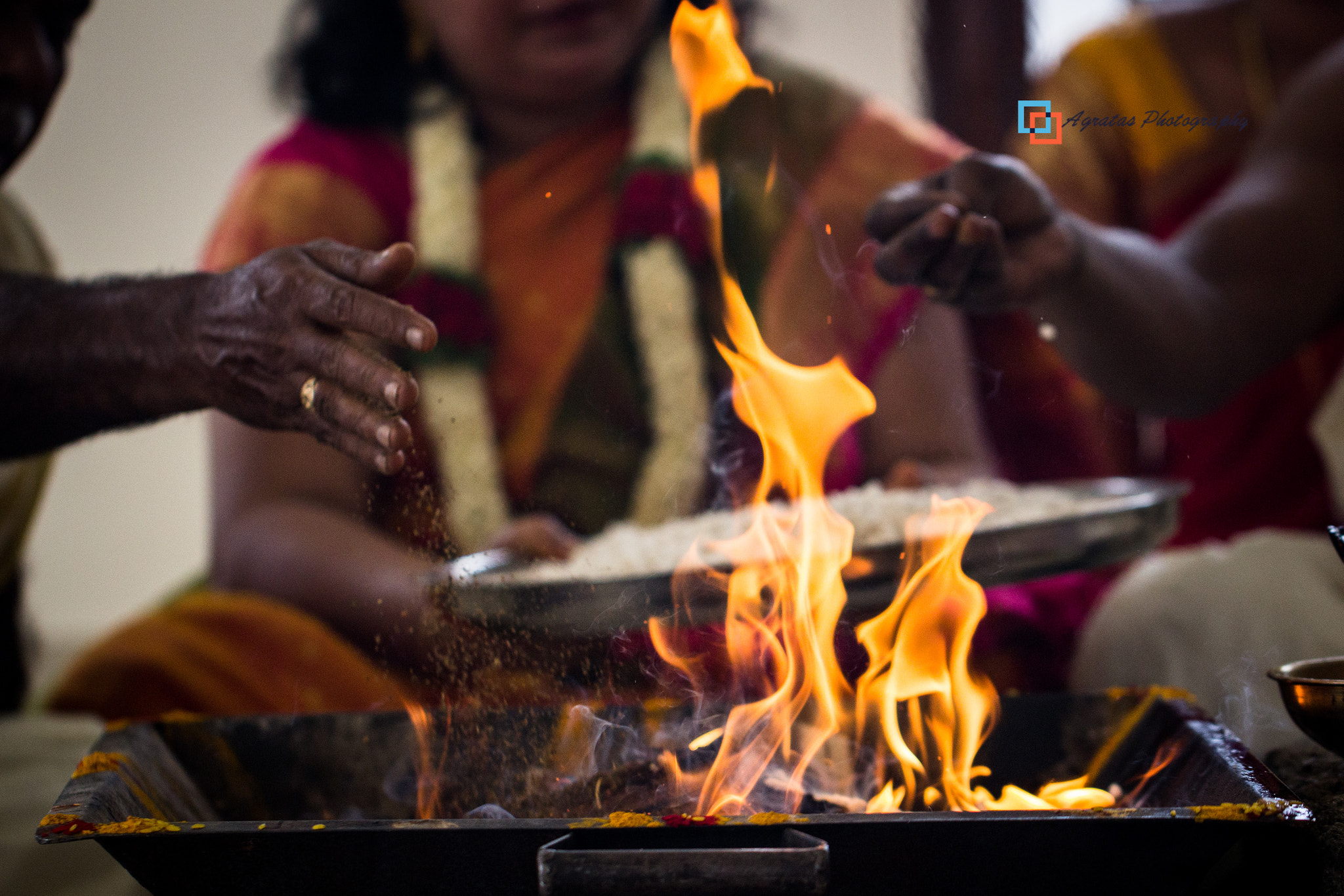 Canon EOS 600D (Rebel EOS T3i / EOS Kiss X5) + Canon EF 100mm F2.8L Macro IS USM sample photo. Indian ritual photography