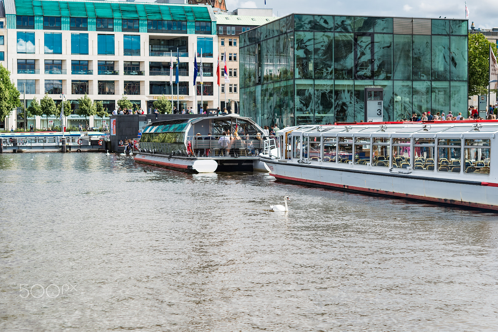 Nikon AF-S Micro-Nikkor 60mm F2.8G ED sample photo. Hamburg, germany - july 30, 2016: city center  photography