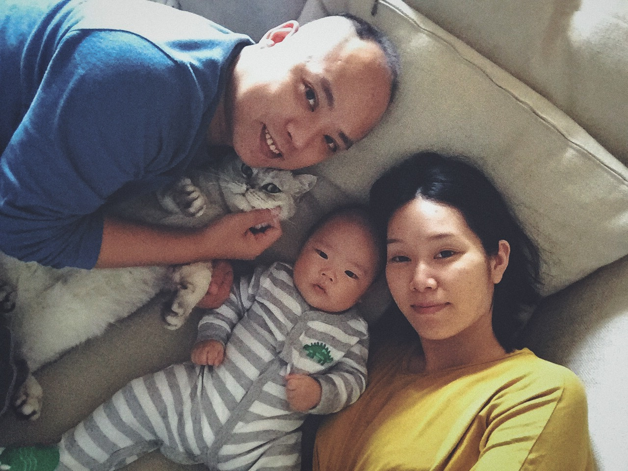 iPhone 6 front camera 2.65mm f/2.2 sample photo. My family photography