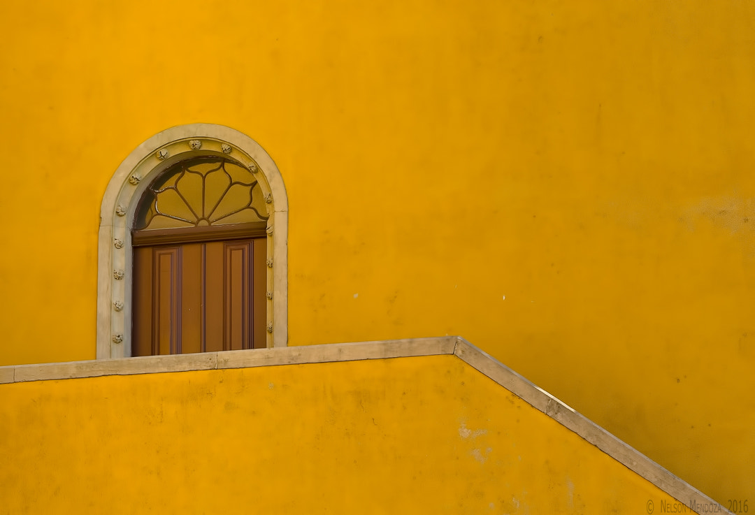 Canon EF 75-300mm f/4-5.6 USM sample photo. Brown door photography