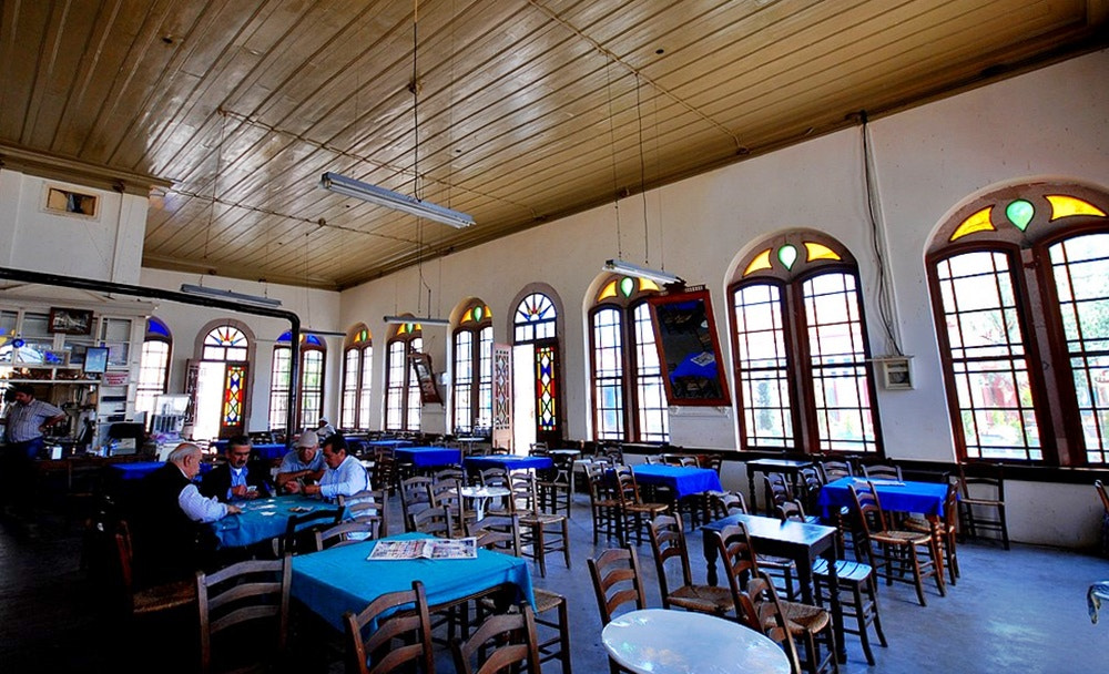 Sigma 10-20mm F4-5.6 EX DC HSM sample photo. Le café turc photography