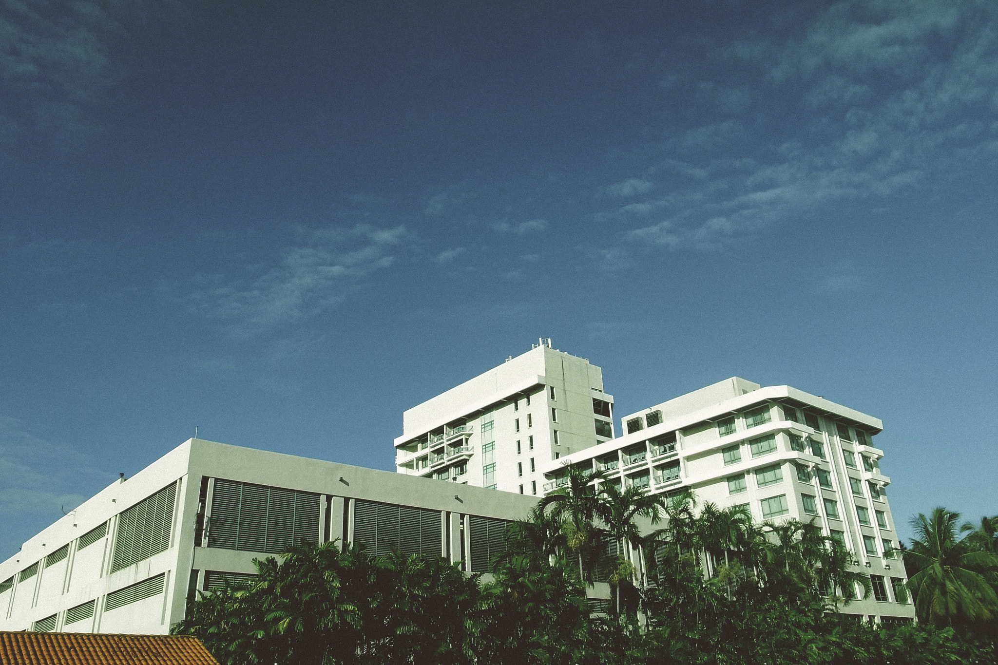 Ricoh GR DIGITAL 2 sample photo. Building photography