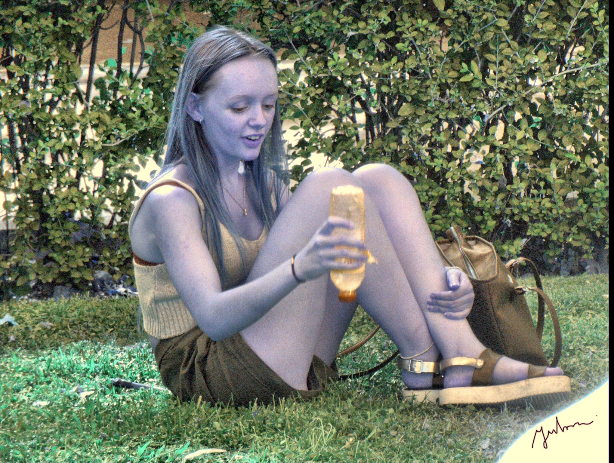 Fujifilm FinePix F900EXR sample photo. The girl with the bottle waiting to enter the museum at el prado in madrid photography