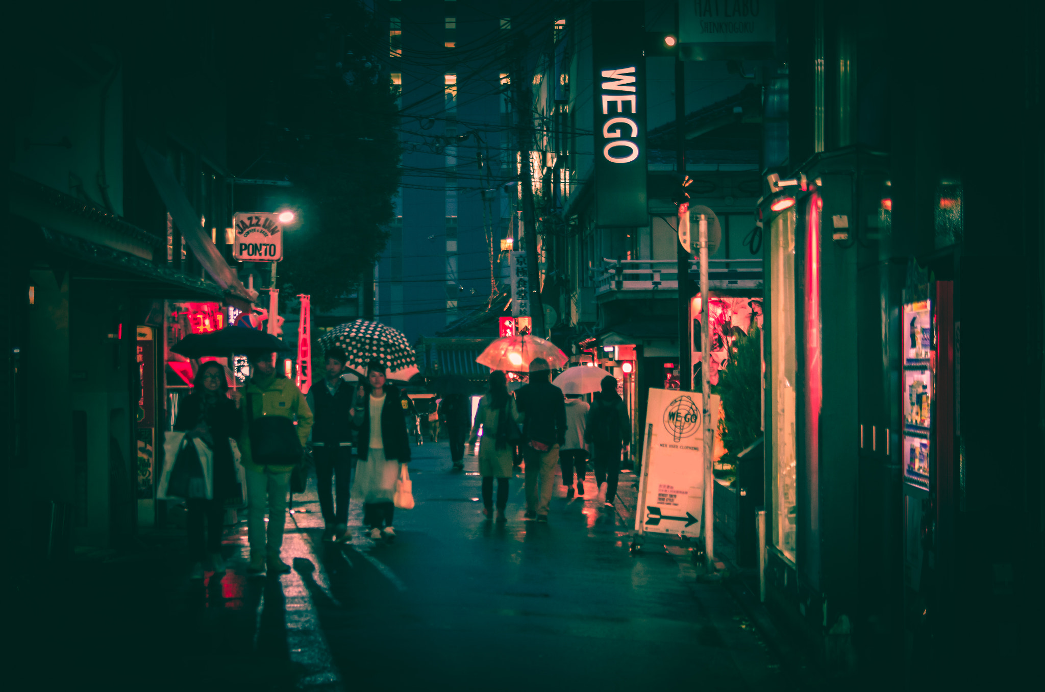 Sigma 18-200mm F3.5-6.3 DC OS HSM sample photo. Kyoto at night photography