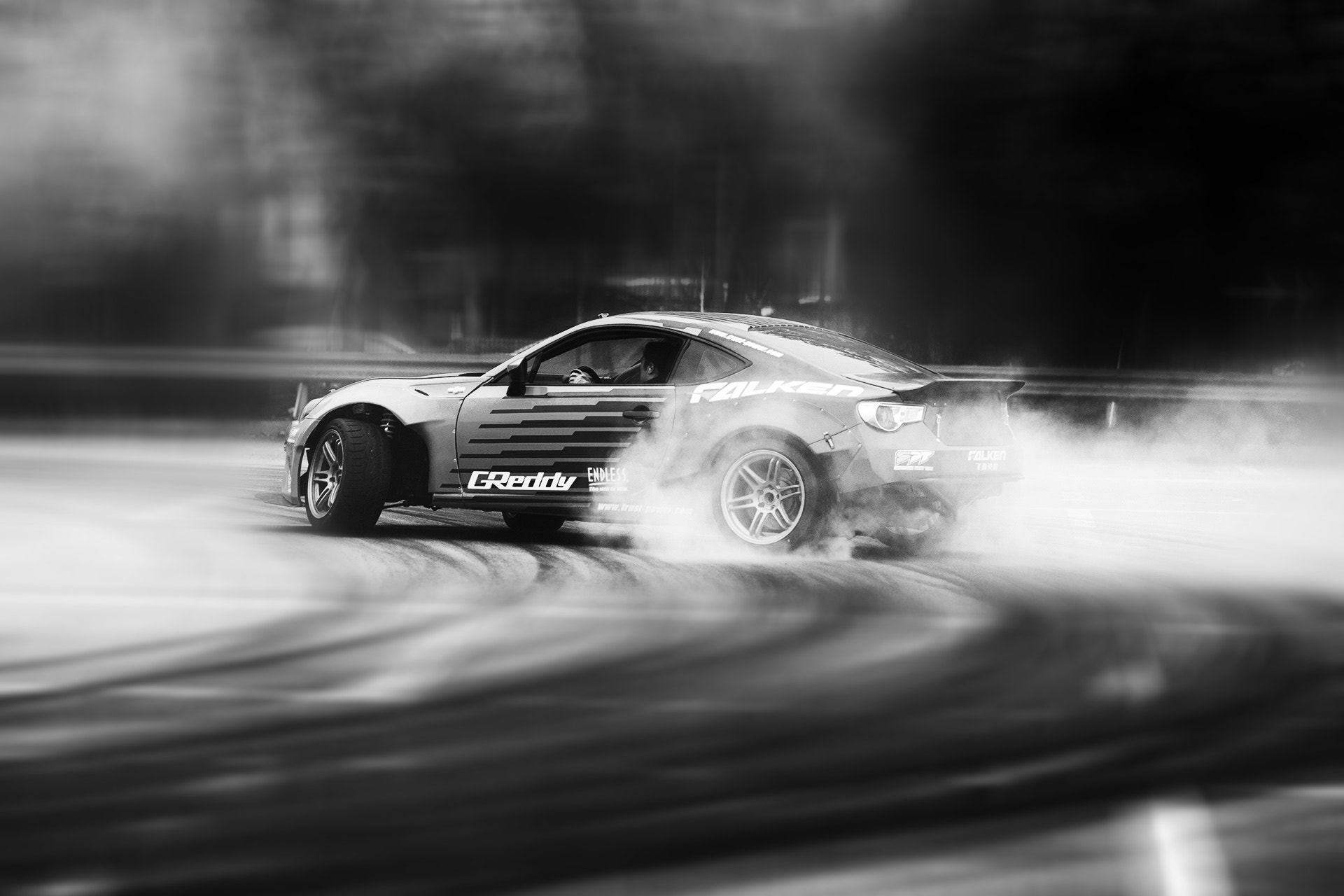 Sony Sonnar T* 135mm F1.8 ZA sample photo. Drifting photography