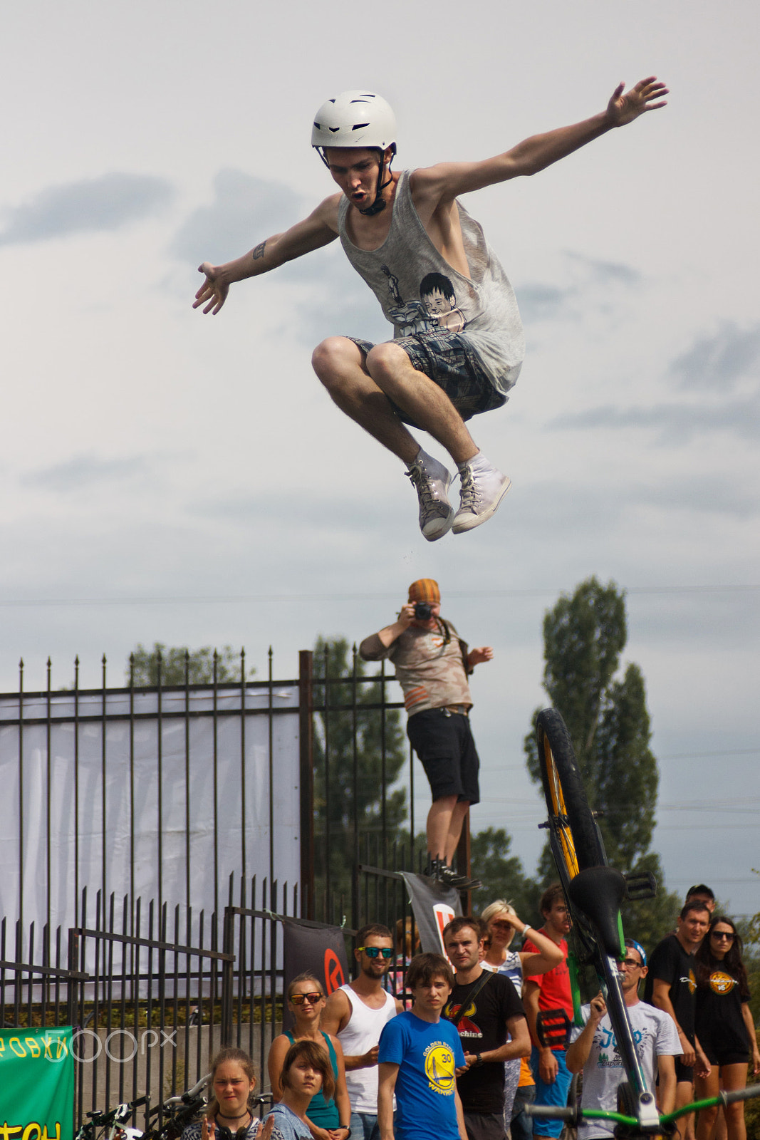 Canon EF 70-210mm f/4 sample photo. Fun jumping photography