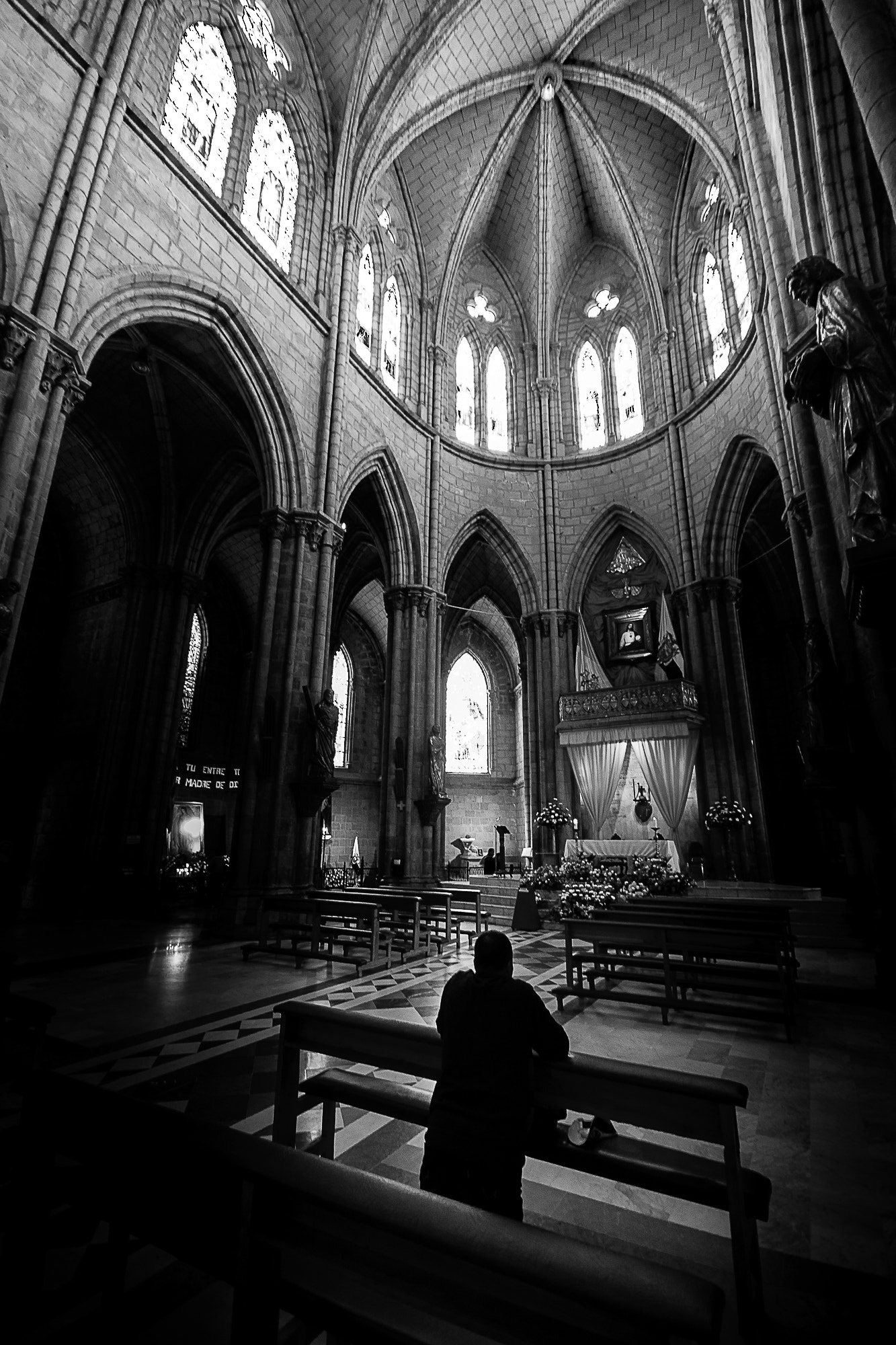Sigma 10-20mm F4-5.6 EX DC HSM sample photo. Devotion photography