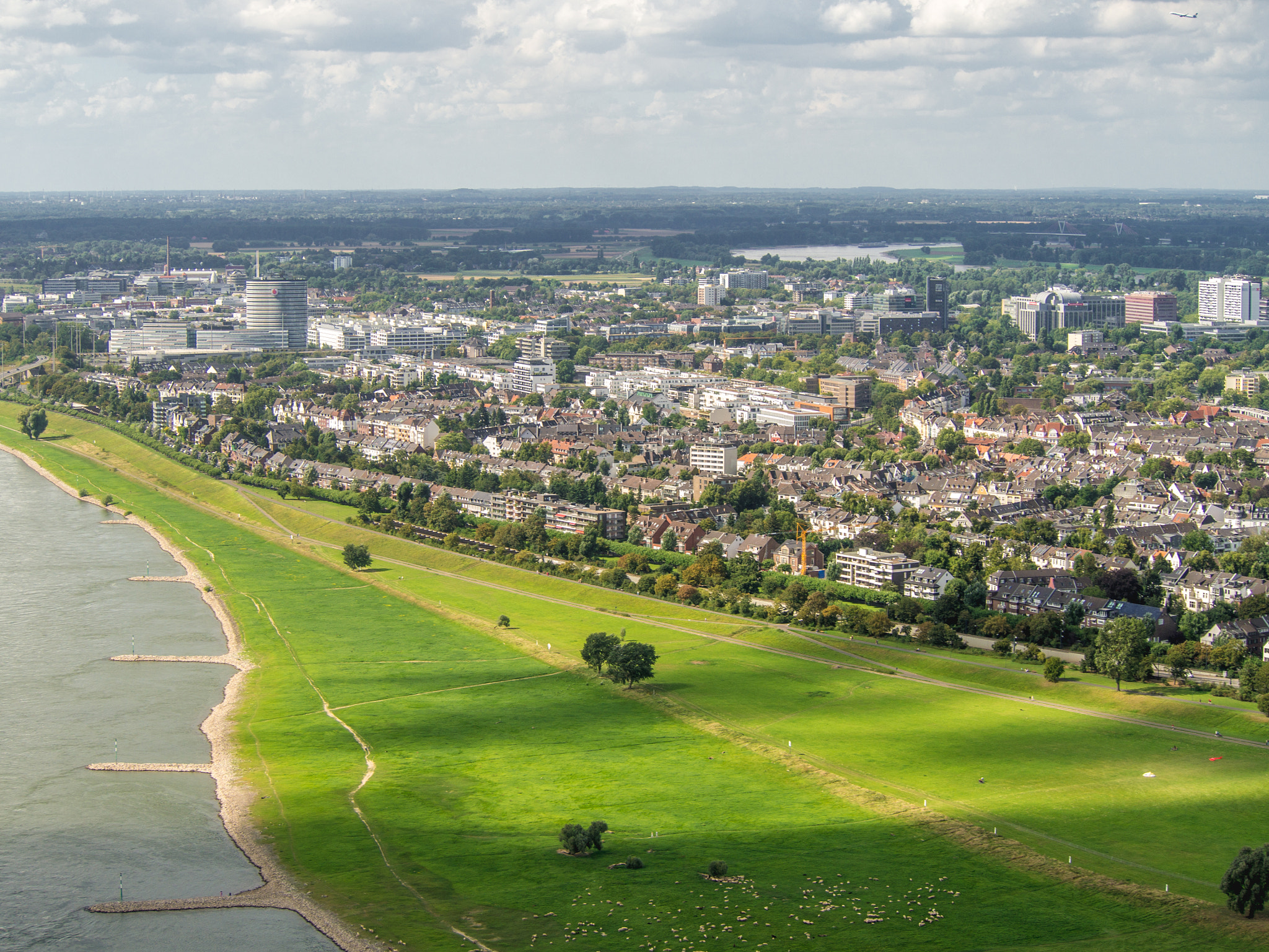 Olympus PEN E-PL6 sample photo. Düsseldorf from above photography