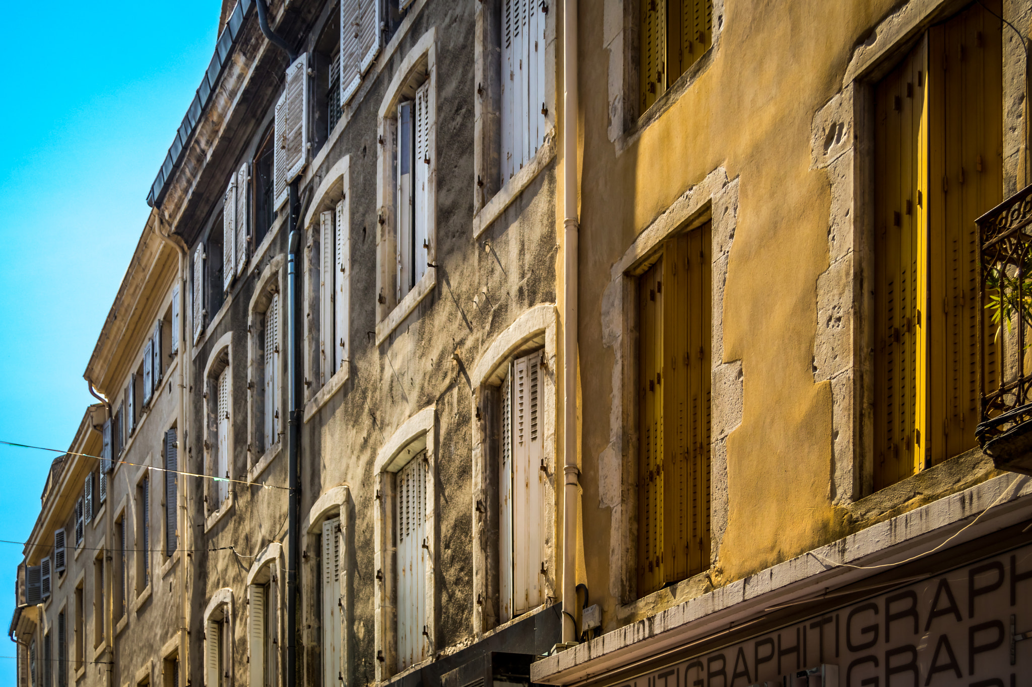 Canon EF 24-85mm F3.5-4.5 USM sample photo. Facade in montélimar (france) photography