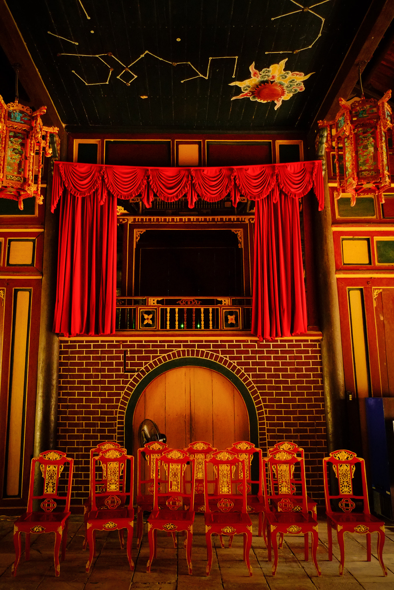 Fujifilm XF 10-24mm F4 R OIS sample photo. Red seating photography