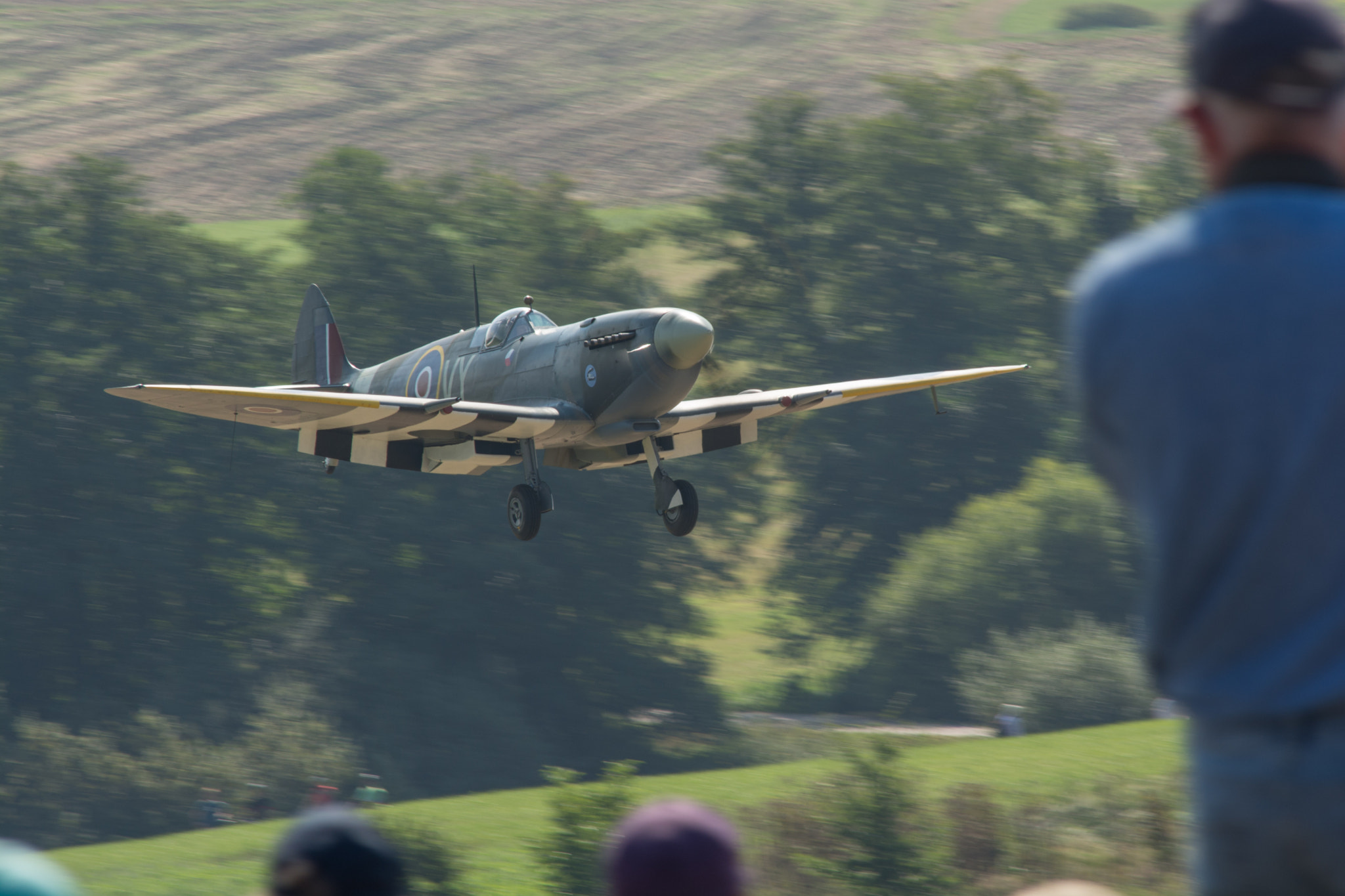 AF Nikkor 300mm f/4 IF-ED sample photo. Spitfire approaching photography