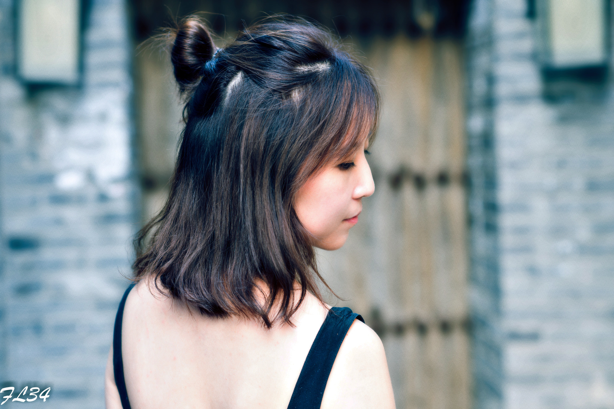 Nikon D4S + Nikon AF-S Nikkor 85mm F1.4G sample photo. Girl's back photography