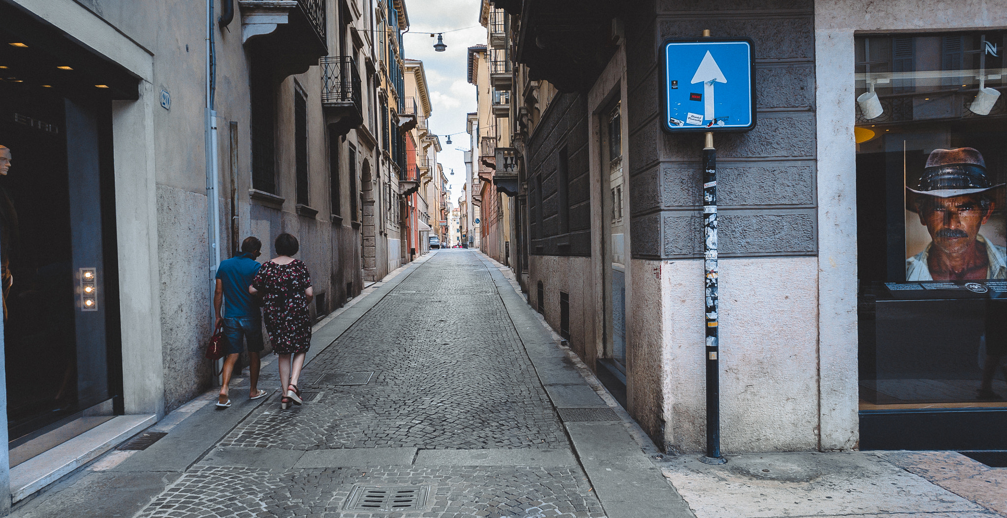 Sony Alpha NEX-5 + Sony E 16mm F2.8 sample photo. Italy photography