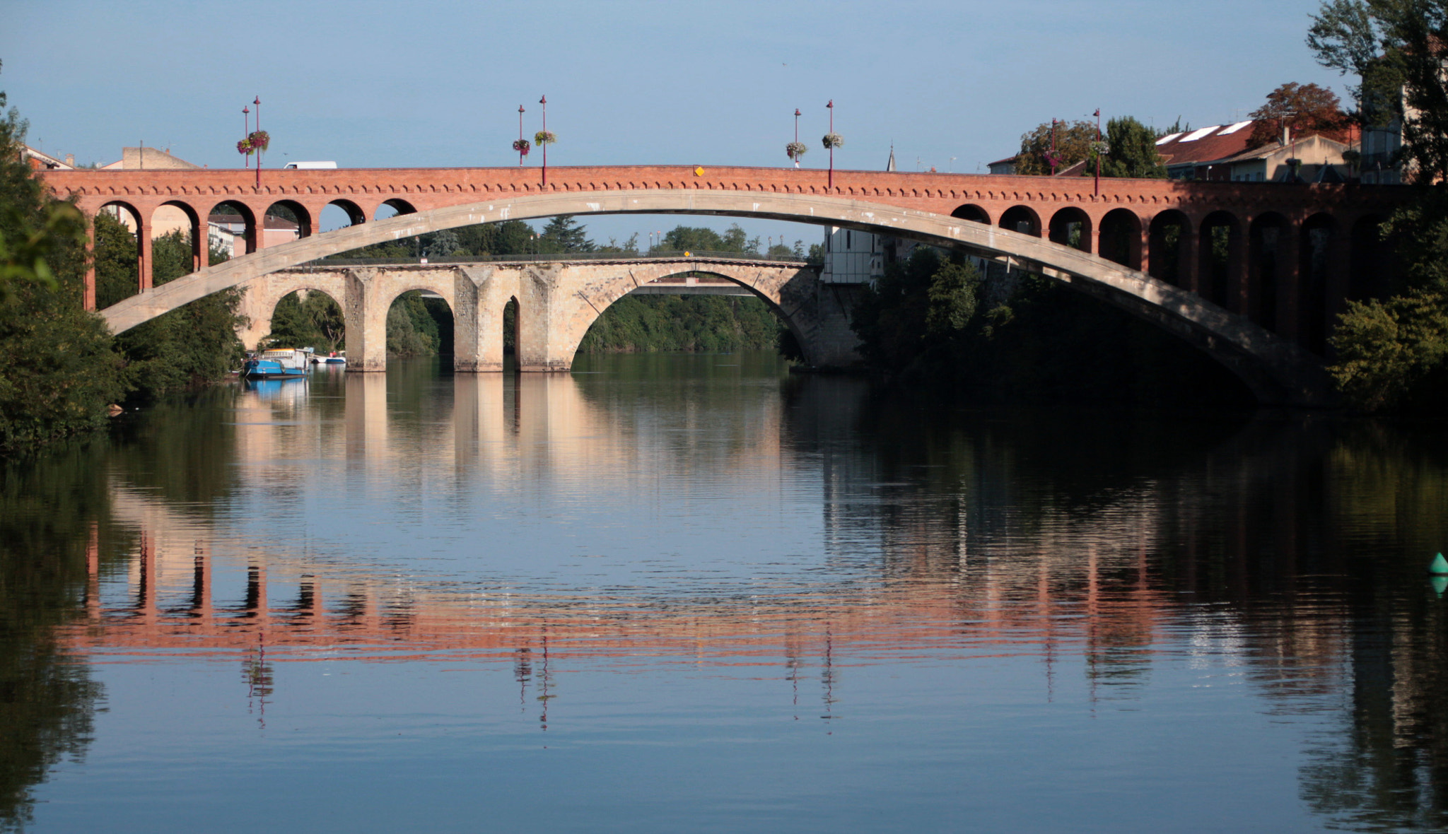 Canon EOS 1100D (EOS Rebel T3 / EOS Kiss X50) + Canon TS-E 90mm F2.8 Tilt-Shift sample photo. Villeneuve sur lot 's bridges photography