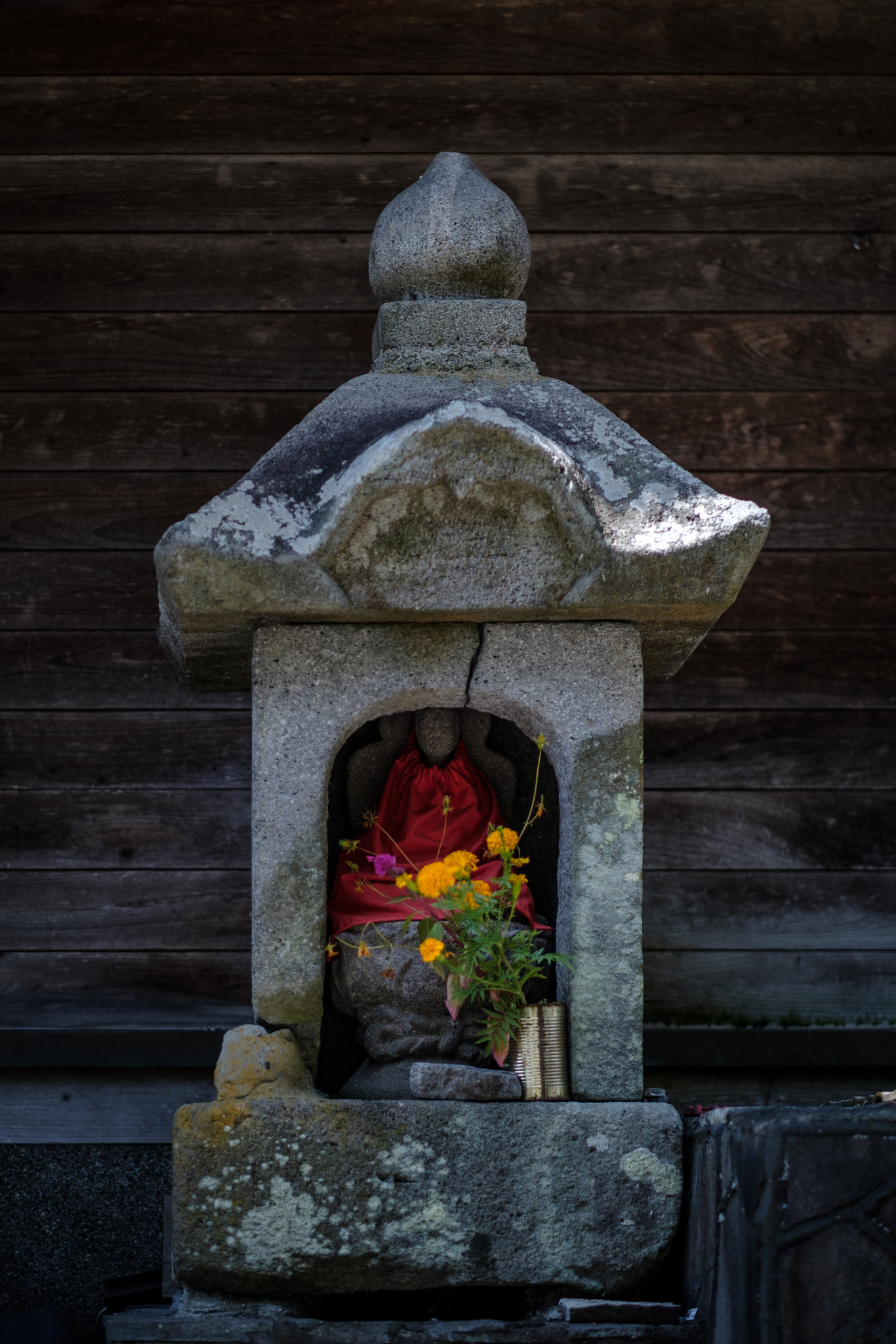 Fujifilm X-T2 + Fujifilm XF 56mm F1.2 R APD sample photo. Wrapped shadow photography
