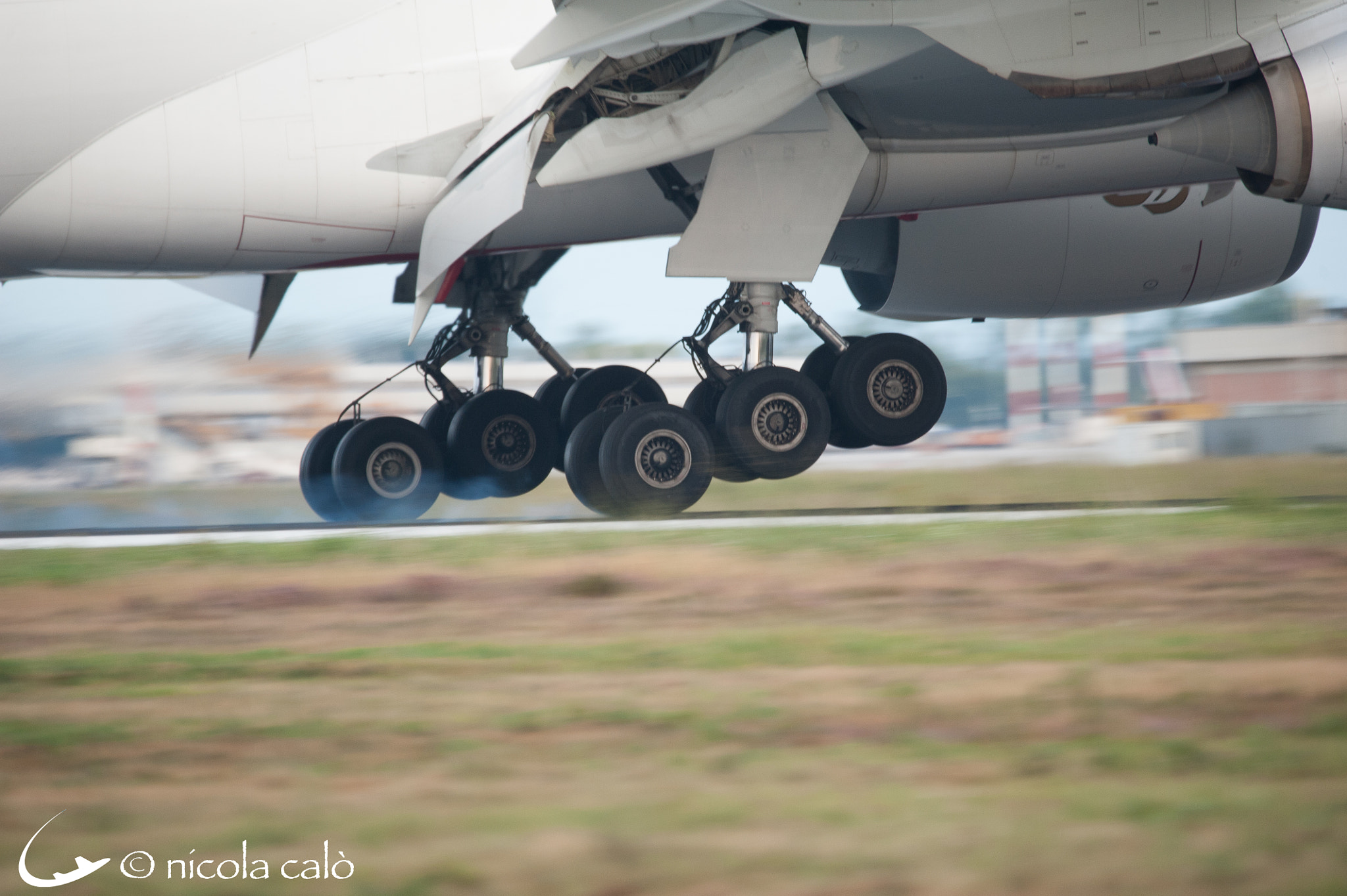 Nikon D700 sample photo. Landings at malpensa international airport photography