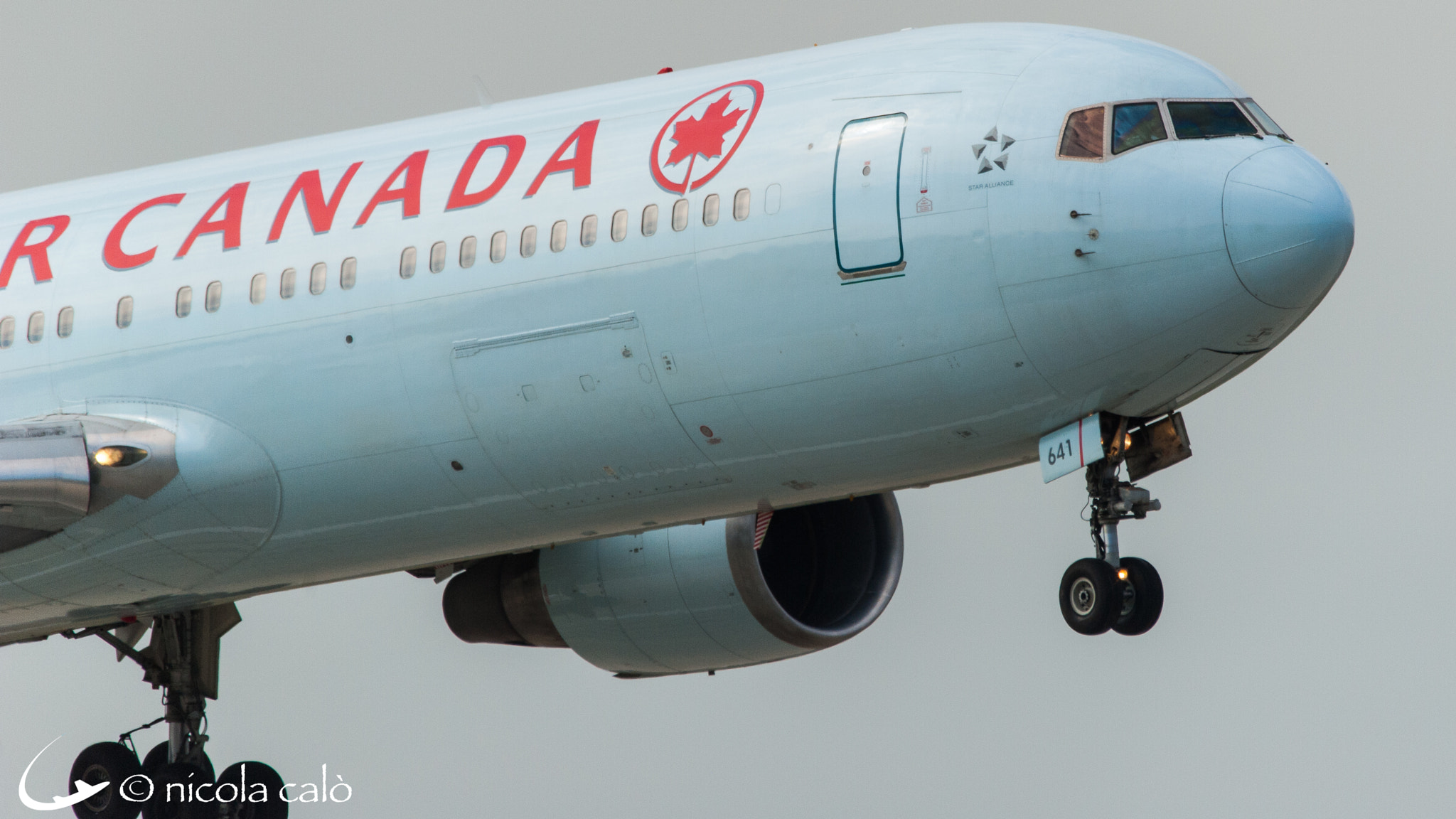 Sigma 150-600mm F5-6.3 DG OS HSM | C sample photo. Landings at malpensa international airport photography