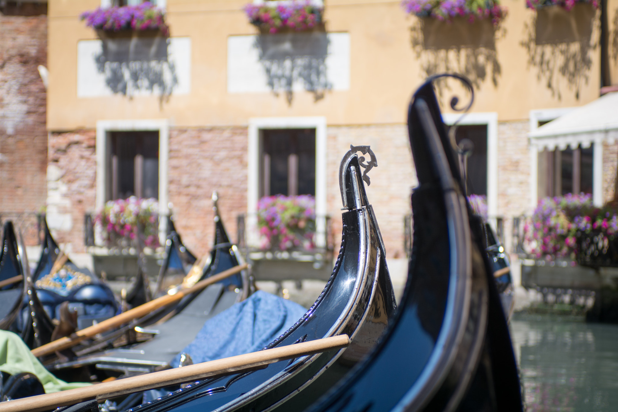 Nikon AF-S Nikkor 28-70mm F2.8 ED-IF sample photo. Gondolas photography