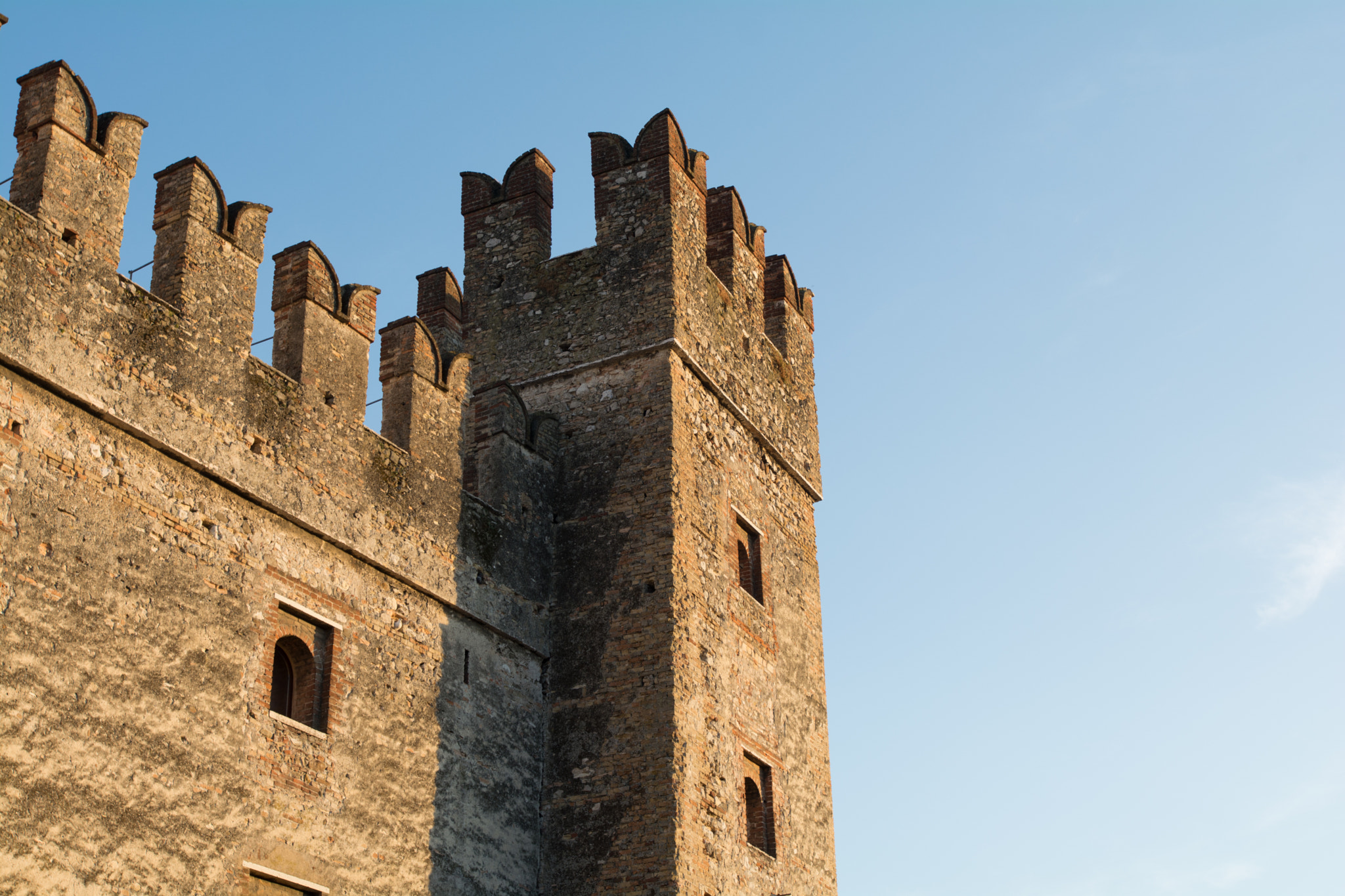 Nikon AF-S Nikkor 17-35mm F2.8D ED-IF sample photo. Castello scaligero, sirmione photography