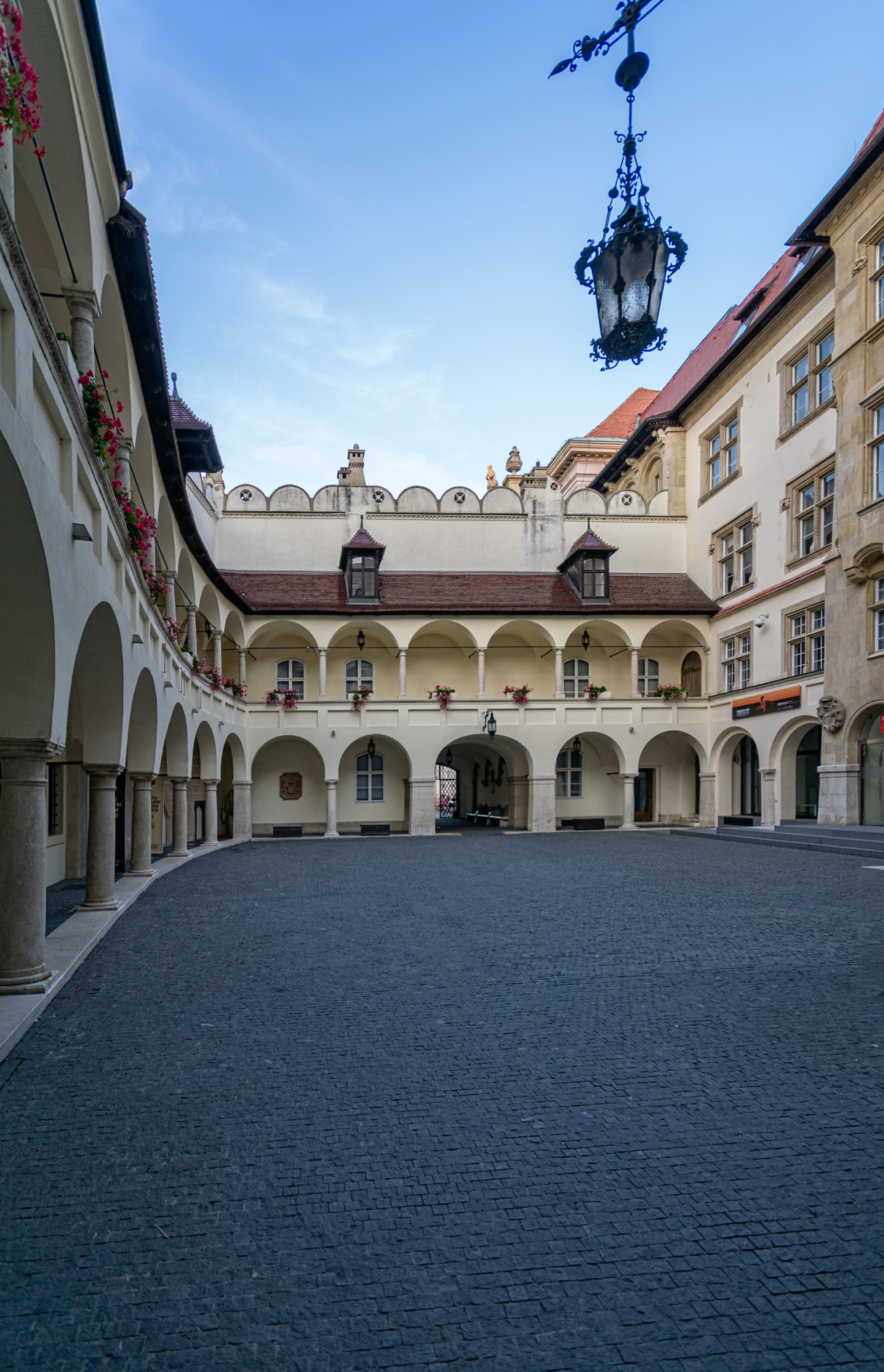 Sony a6000 + Sigma 10-20mm F4-5.6 EX DC HSM sample photo. Quite an interesting inner courtyard photography