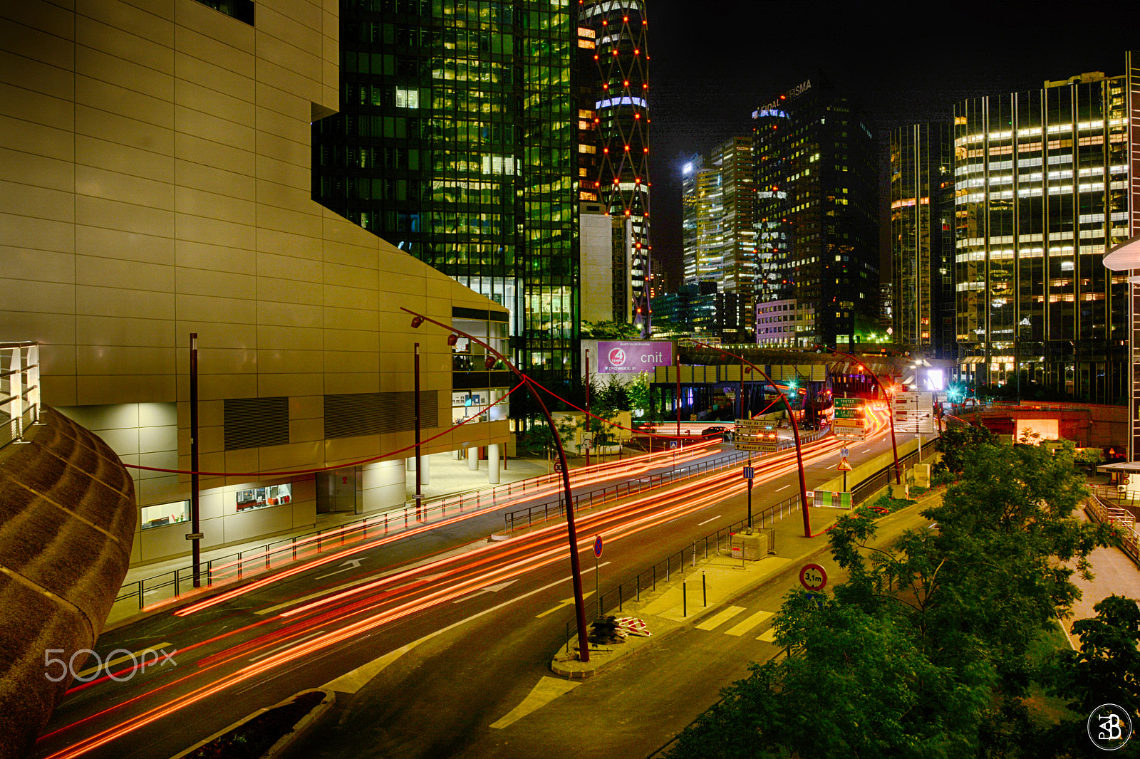 Nikon D7100 + AF Nikkor 24mm f/2.8 sample photo. La défense by night - paris - france photography