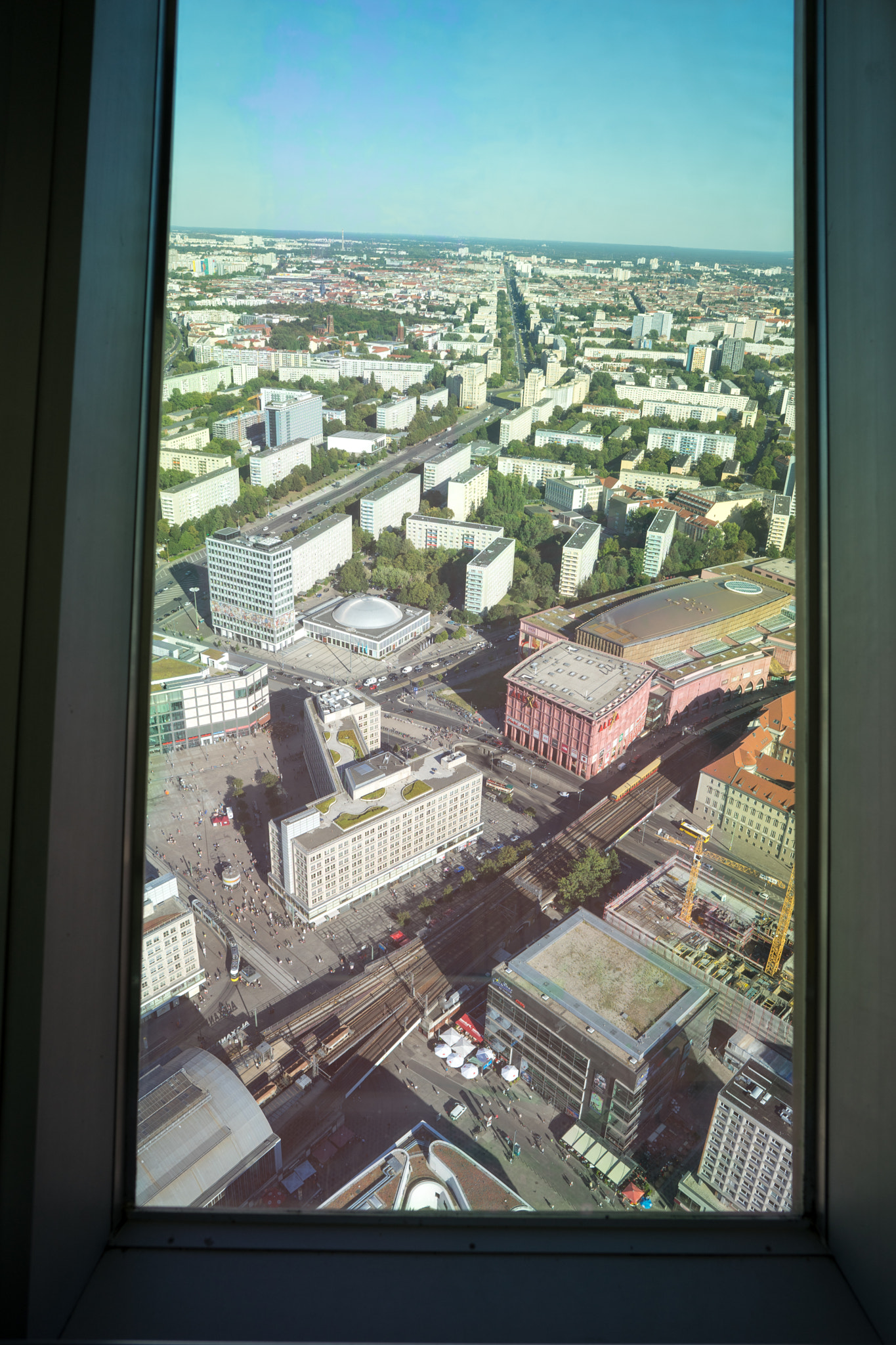 ZEISS Batis 25mm F2 sample photo. Berlin tv tower photography