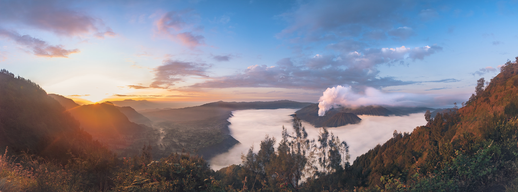 Sony a7S + Minolta AF 17-35mm F2.8-4 (D) sample photo. Sunrise over bromo photography