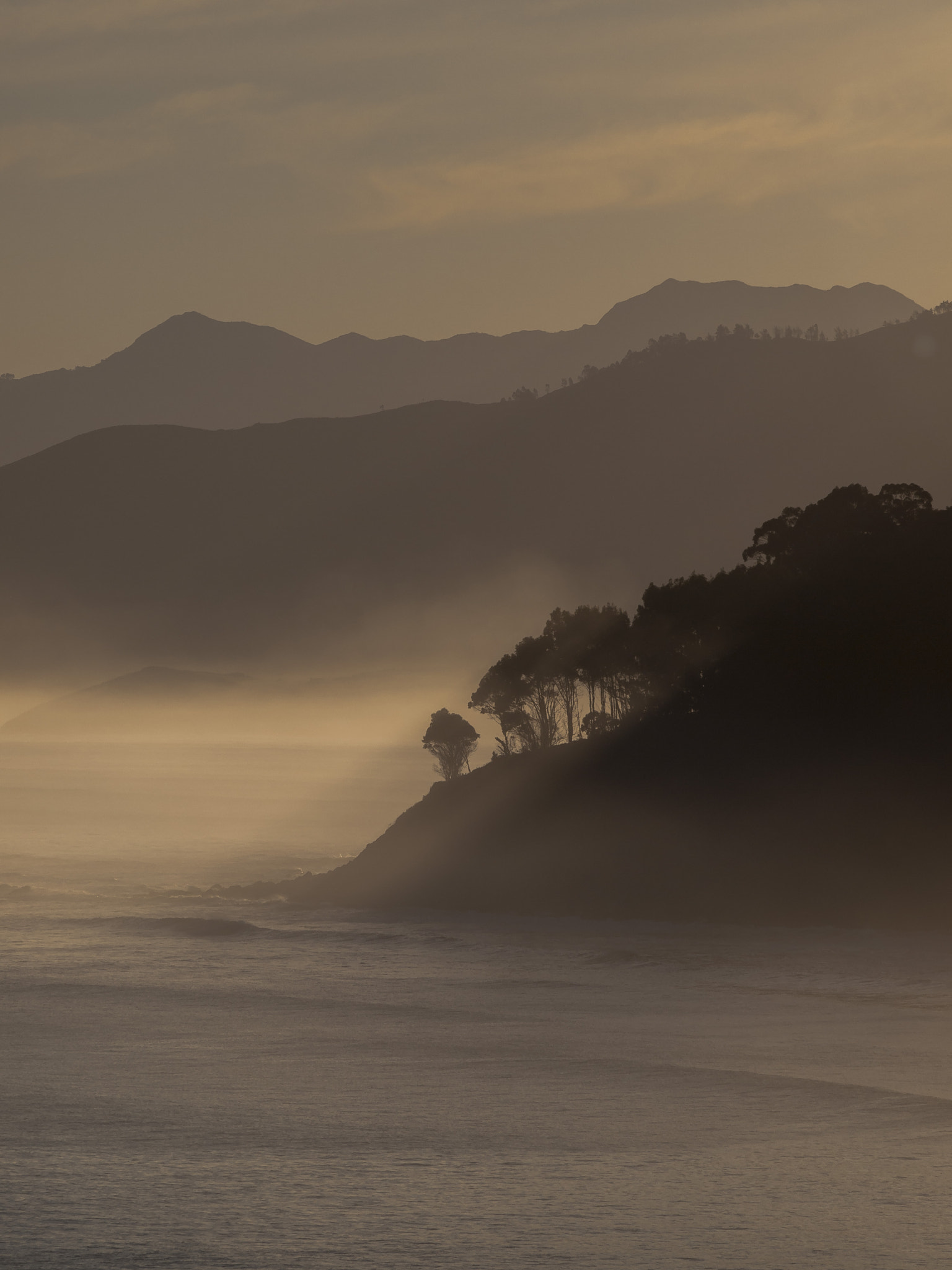 Olympus E-420 (EVOLT E-420) sample photo. Amanece en lastres... photography