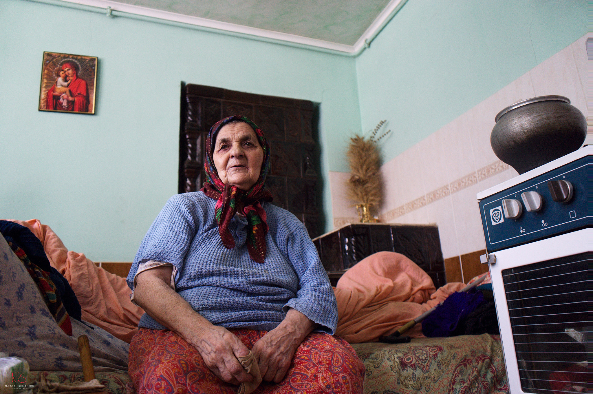 Sony a7S + Sony FE 28-70mm F3.5-5.6 OSS sample photo. Grandmother photography