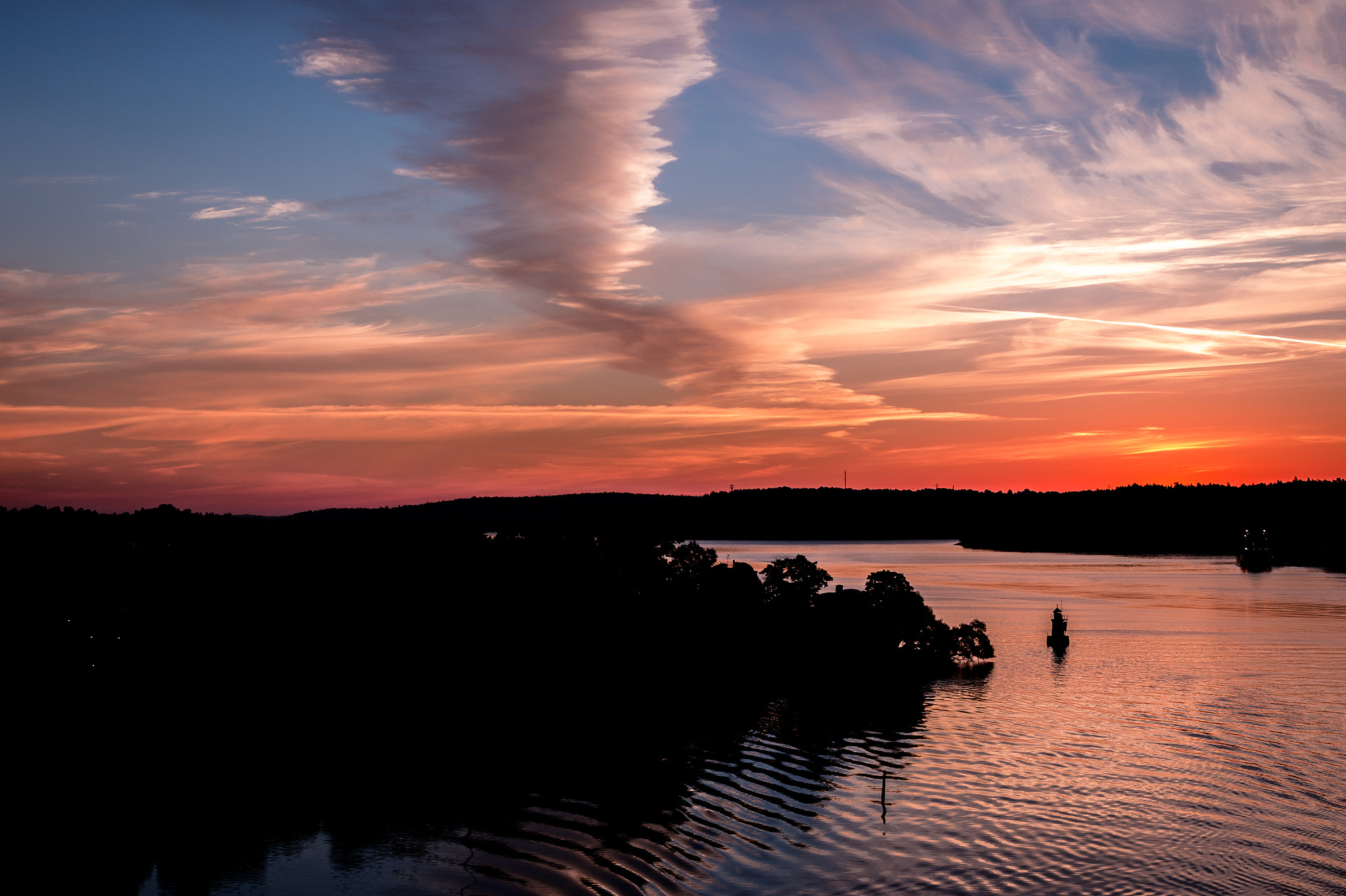 Canon EOS 70D + Canon EF 35mm F1.4L USM sample photo. Sunrise of stockholm archipelago photography