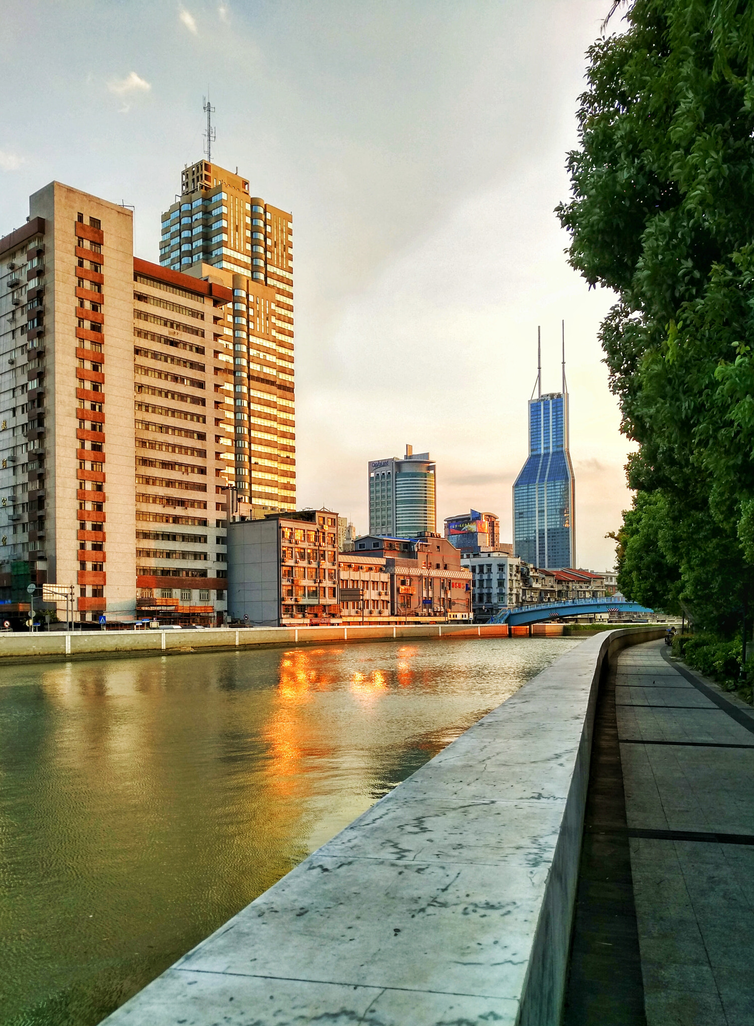 Xiaomi MI NOTE Pro sample photo. Suzhou river photography