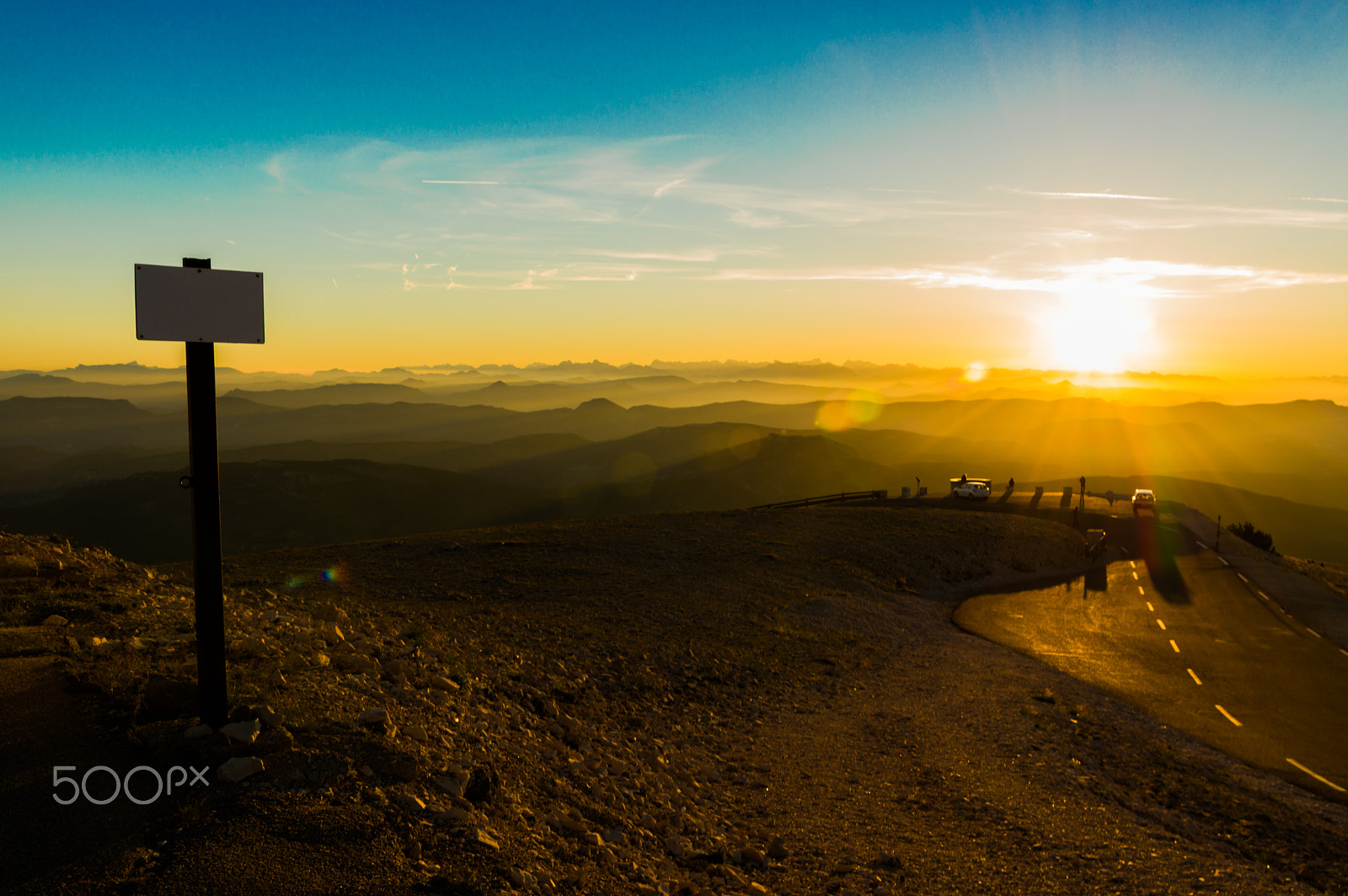 Sigma 17-70mm F2.8-4 DC Macro OS HSM sample photo. Levé de soleil au mont ventoux photography