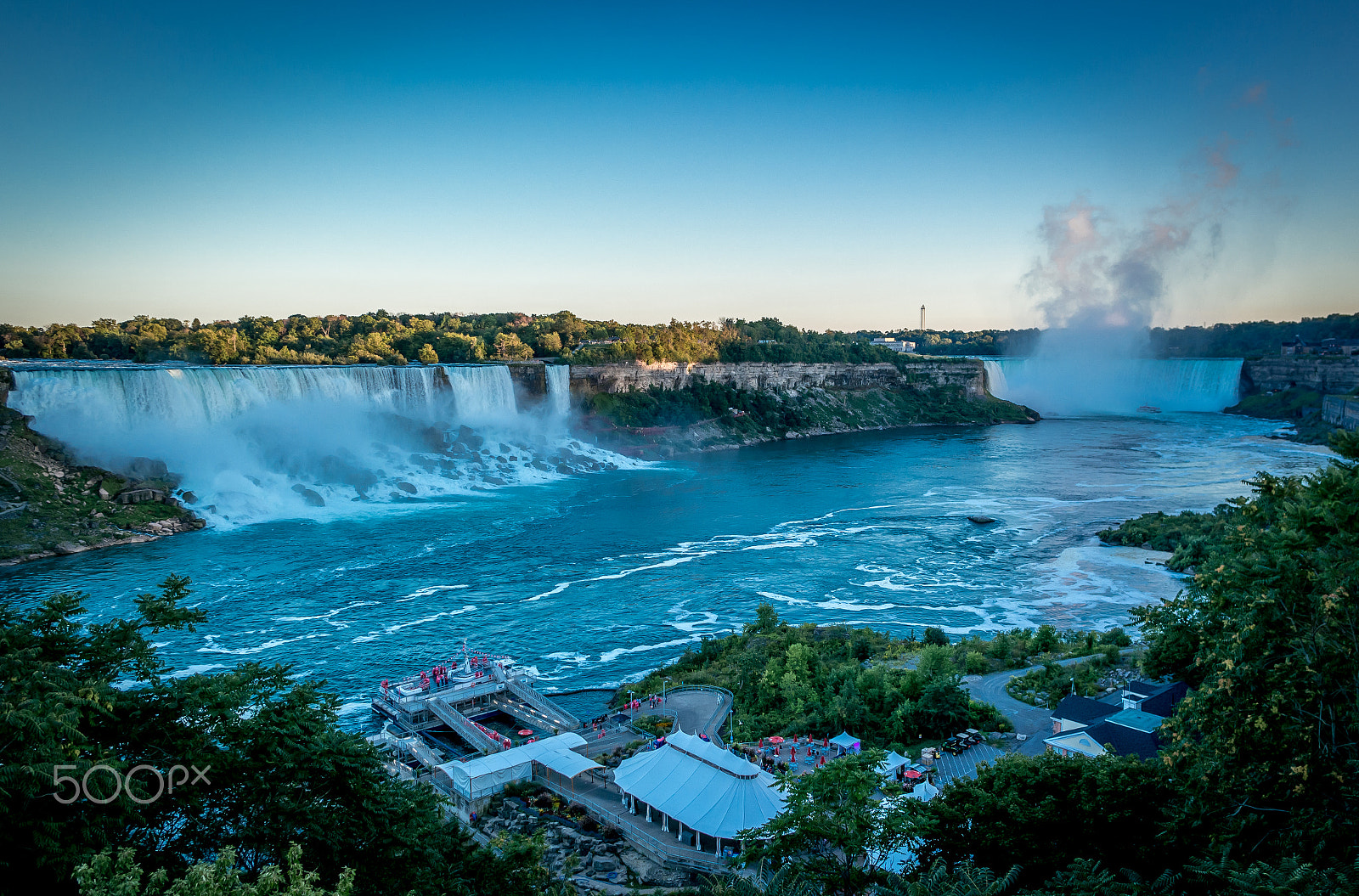 Samsung NX1000 + Samsung NX 16mm F2.4 Pancake sample photo. The falls photography