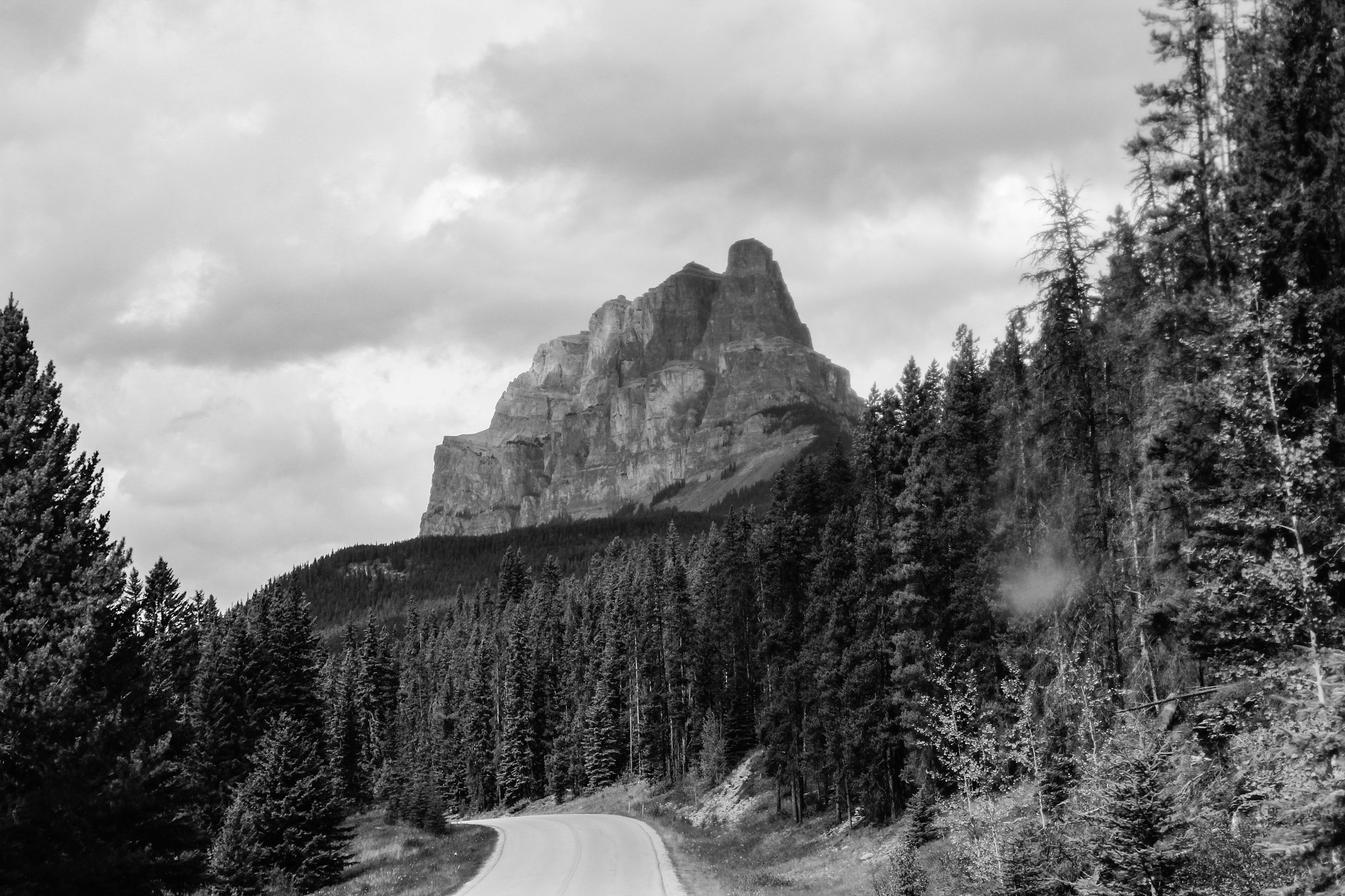 Canon EF-S 18-55mm F3.5-5.6 IS II sample photo. Castle mountain photography